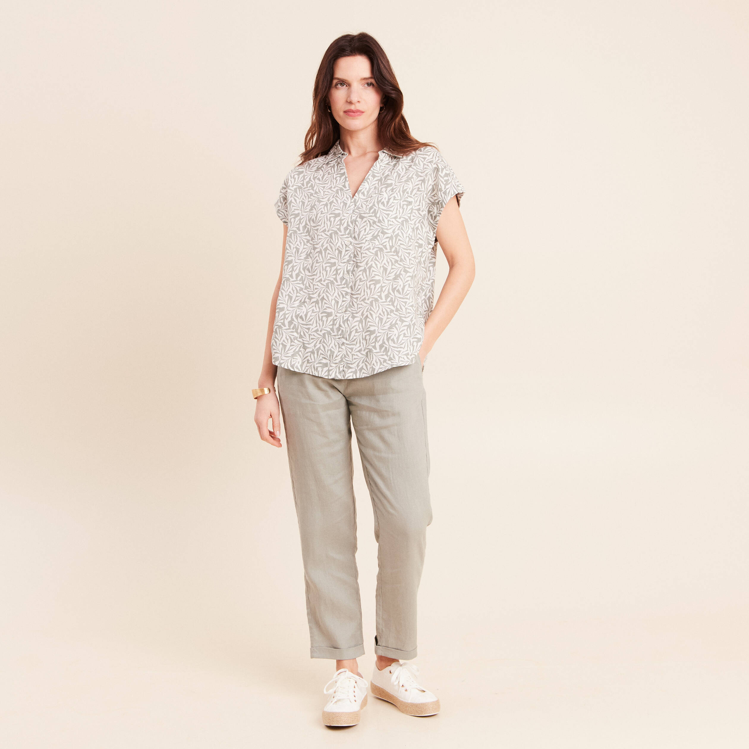 Pantalon coupe chino en lin ceintur&eacute; vert clair femme