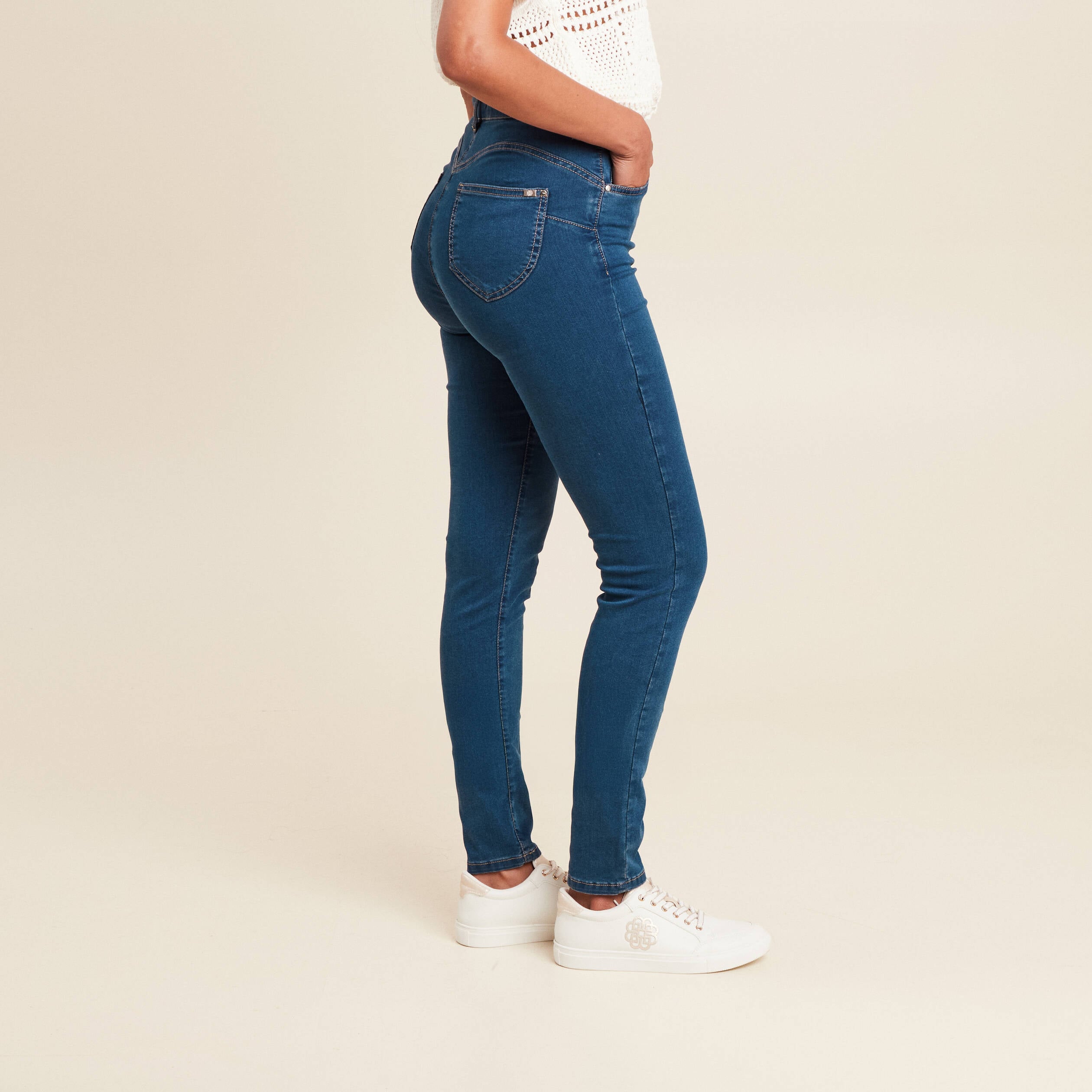 Jean magique Le L&eacute;ger coupe ajust&eacute;e long denim double stone femme
