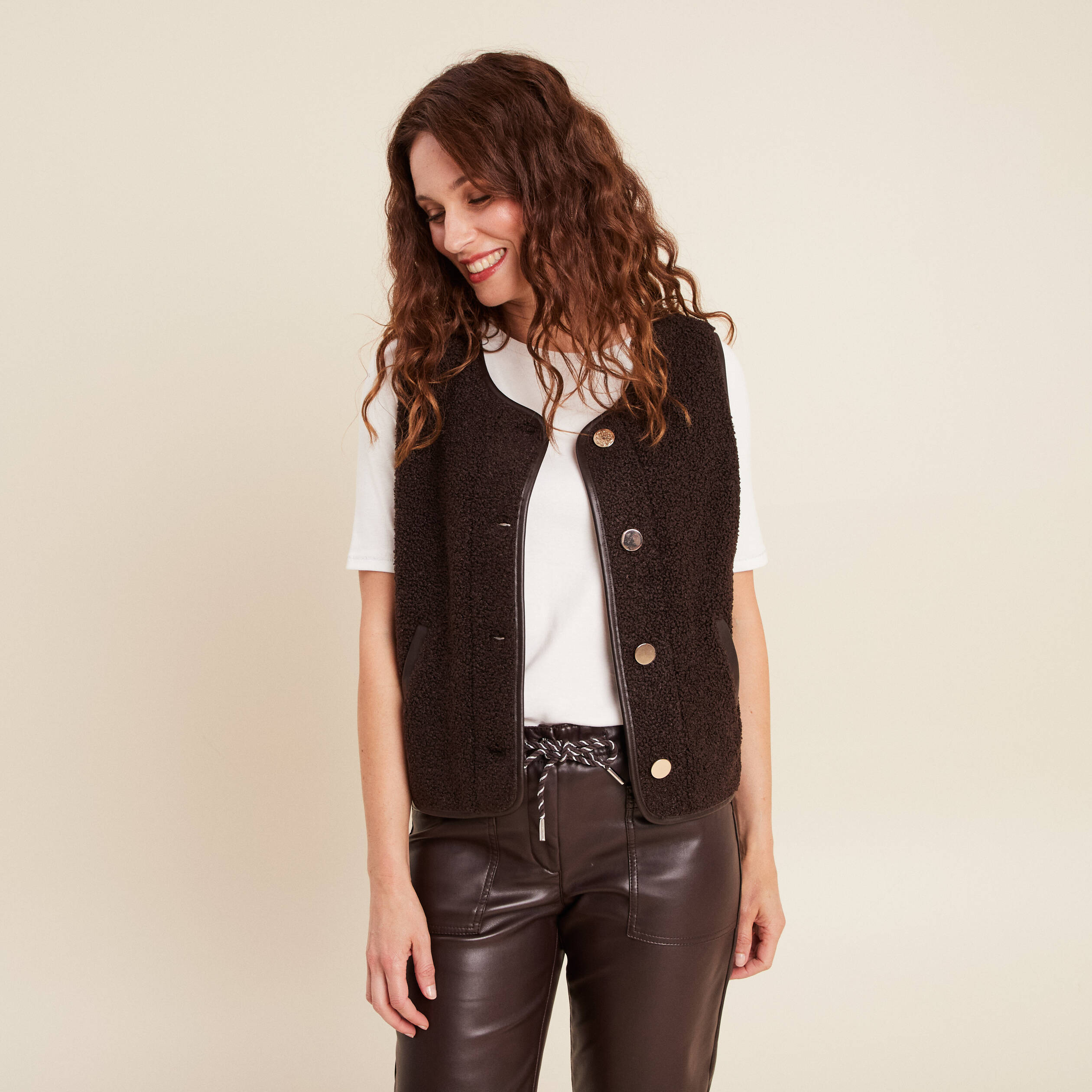 gilet sans manches sans col marron fonce femme Gilet sans manches sans col marron foncé femme