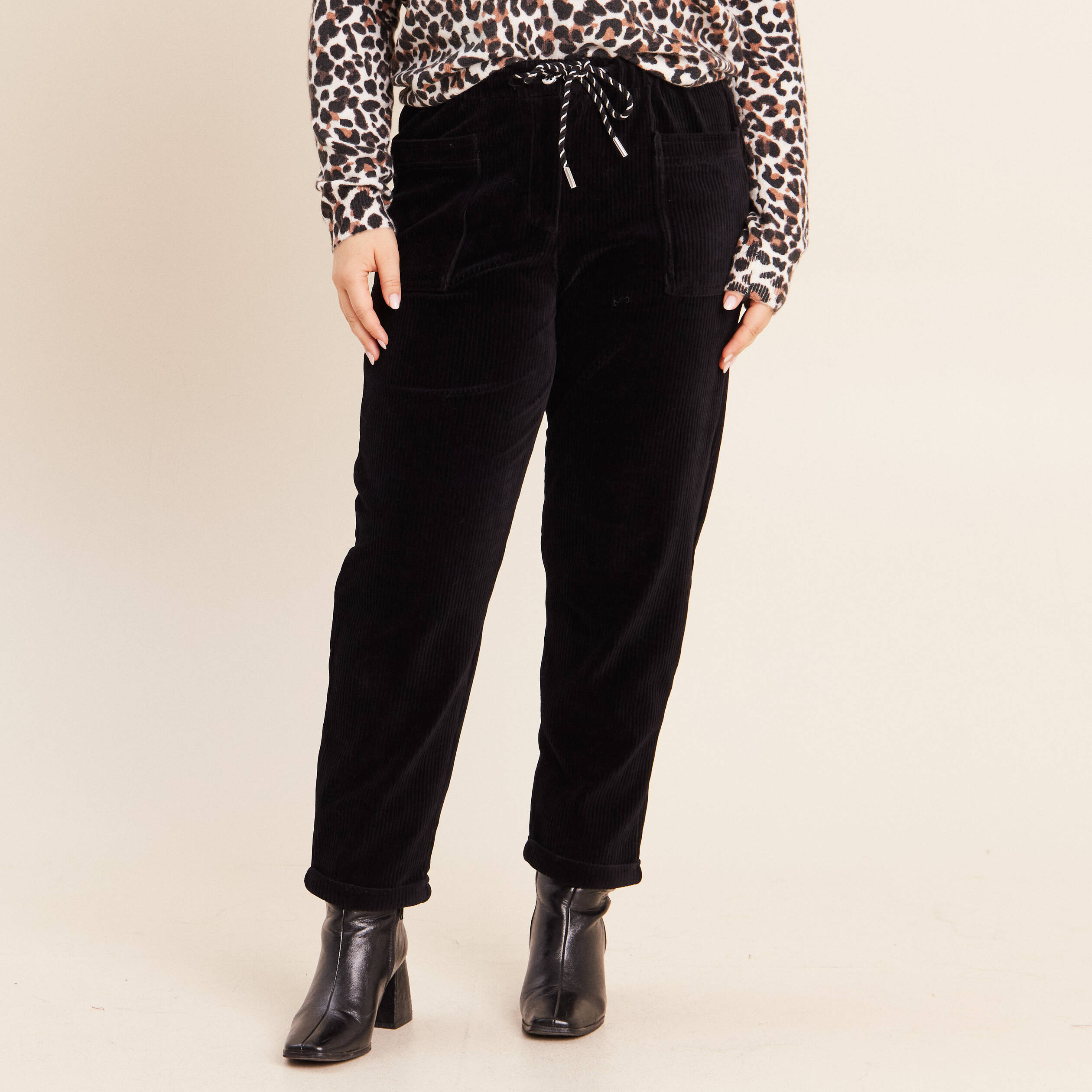 Pantalon coupe mom en velours noir femme