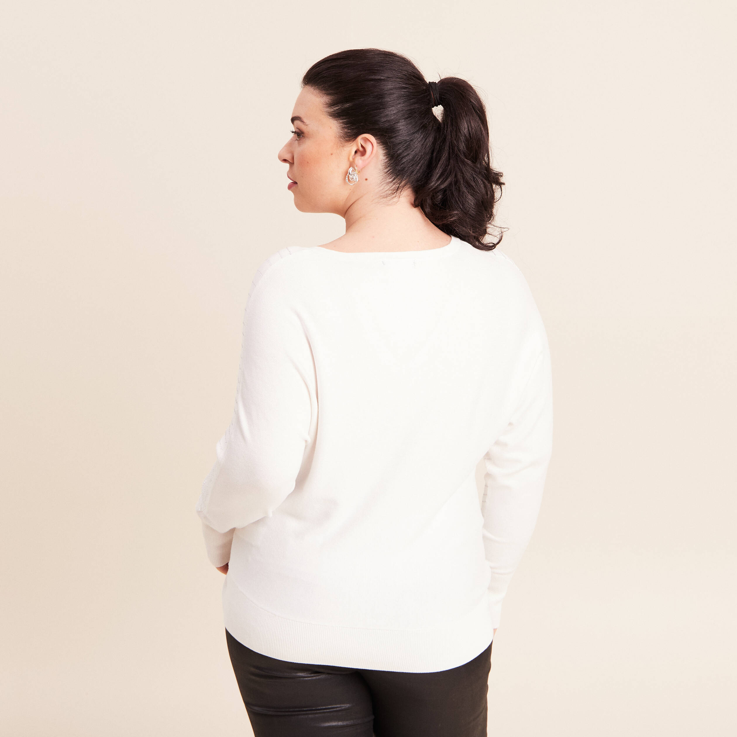 Pull ajust&eacute; col bateau strass ecru femme