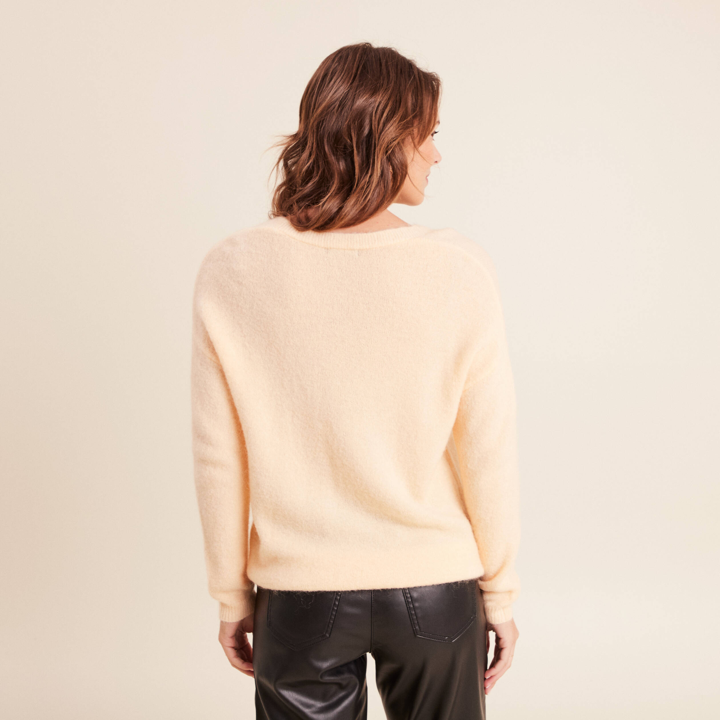 Pull col v orange abricot femme