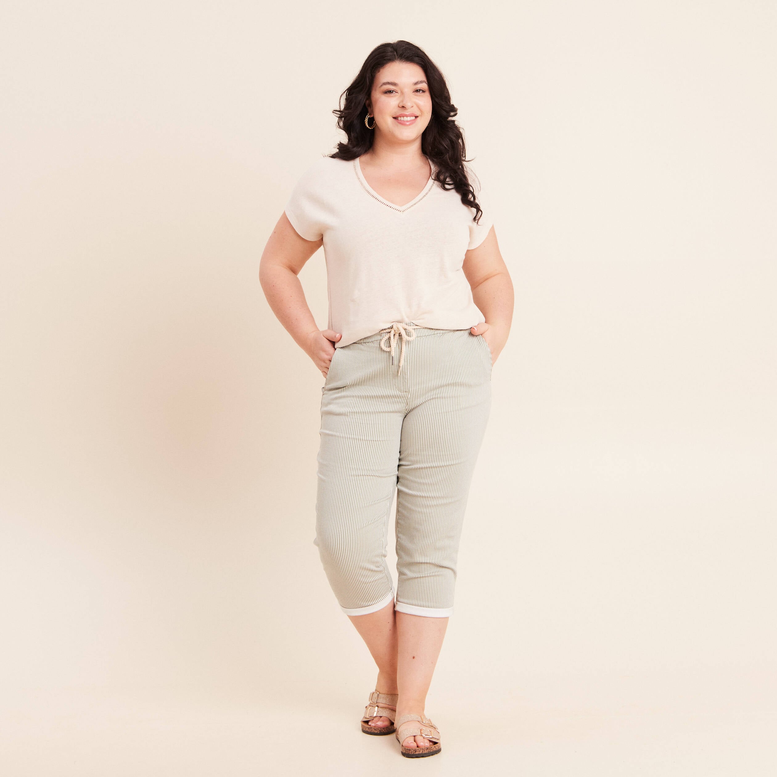 T-shirt col v manches courtes aspect lin beige femme