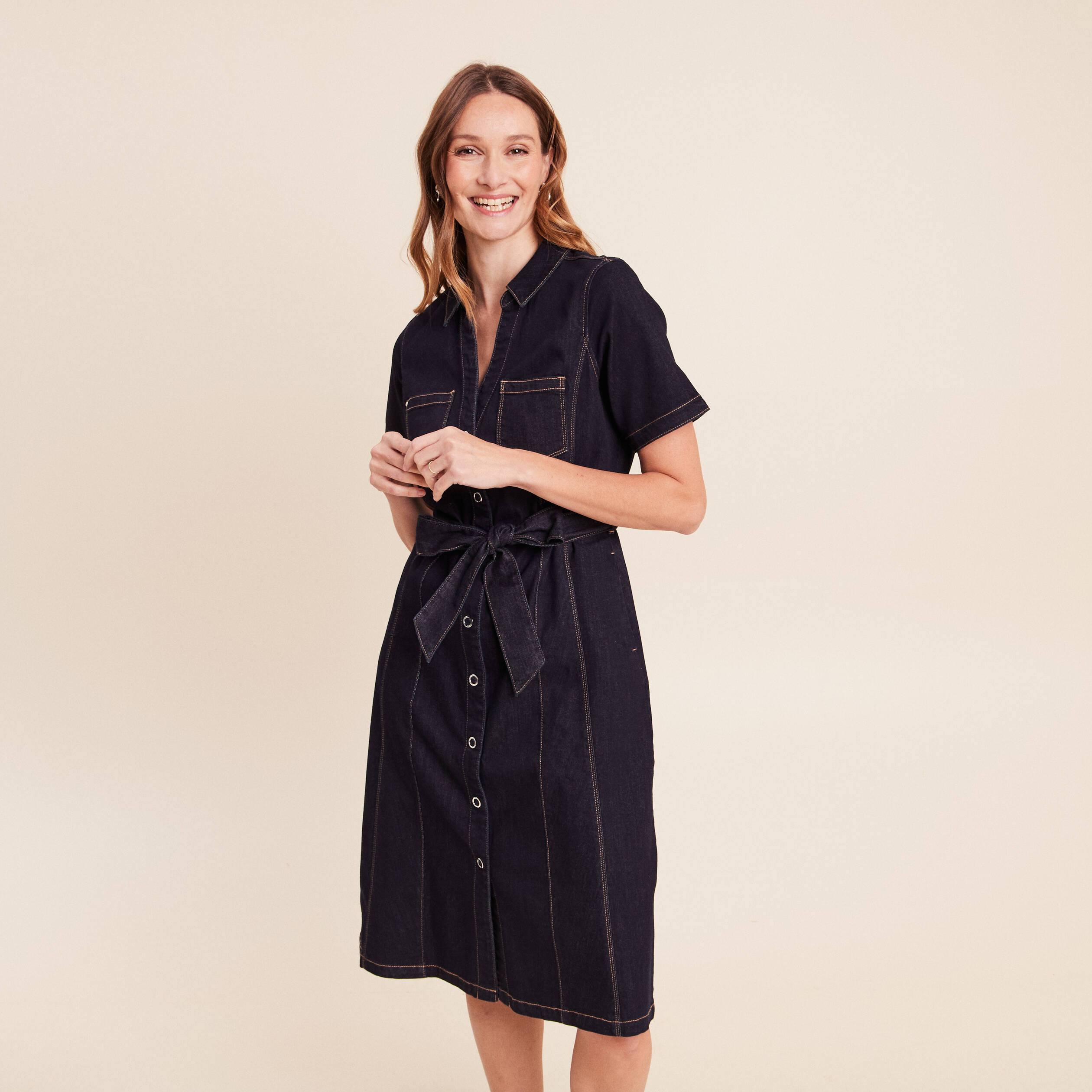 Robe jean &eacute;vas&eacute;e col chemise denim brut femme