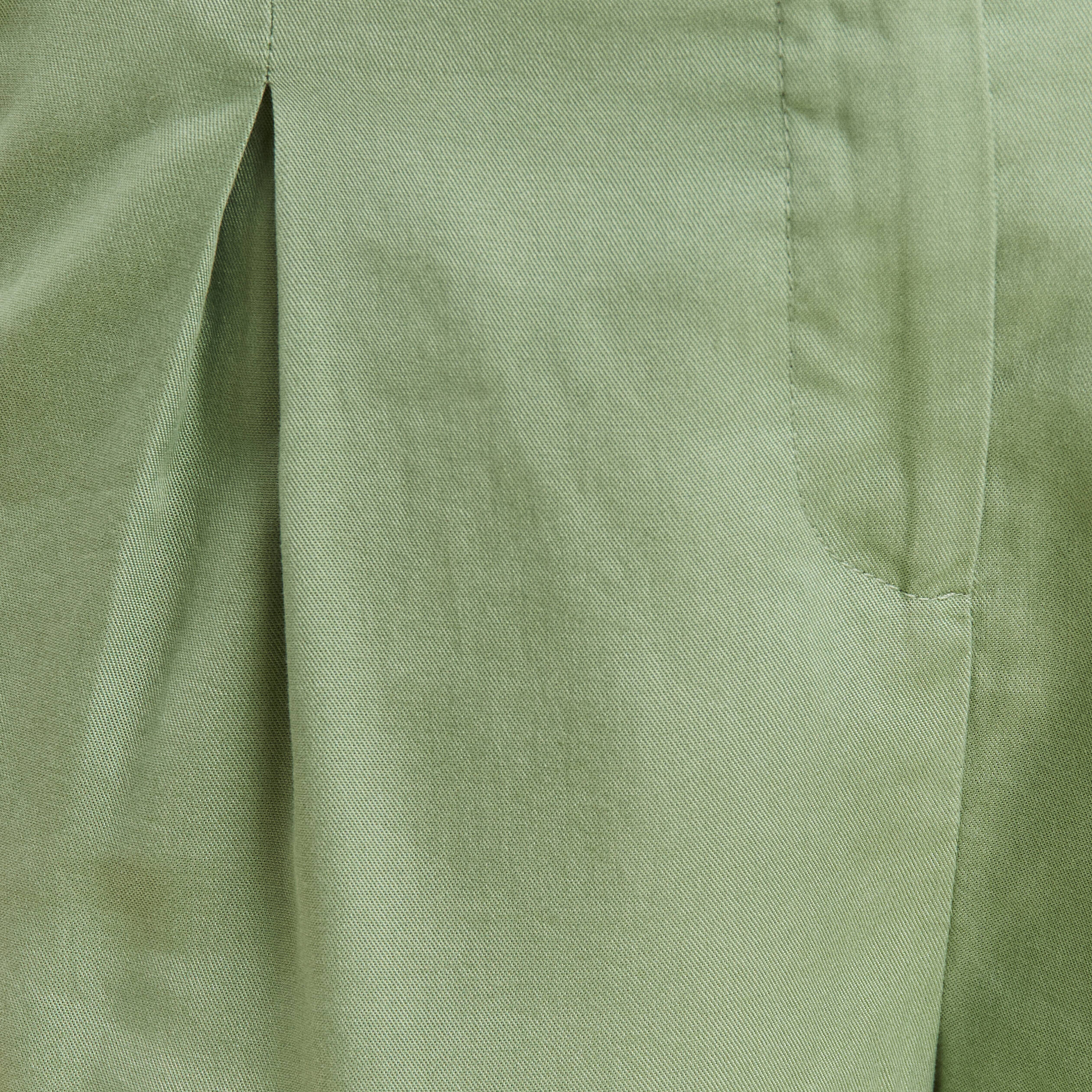 Short droit à pinces vert olive femme