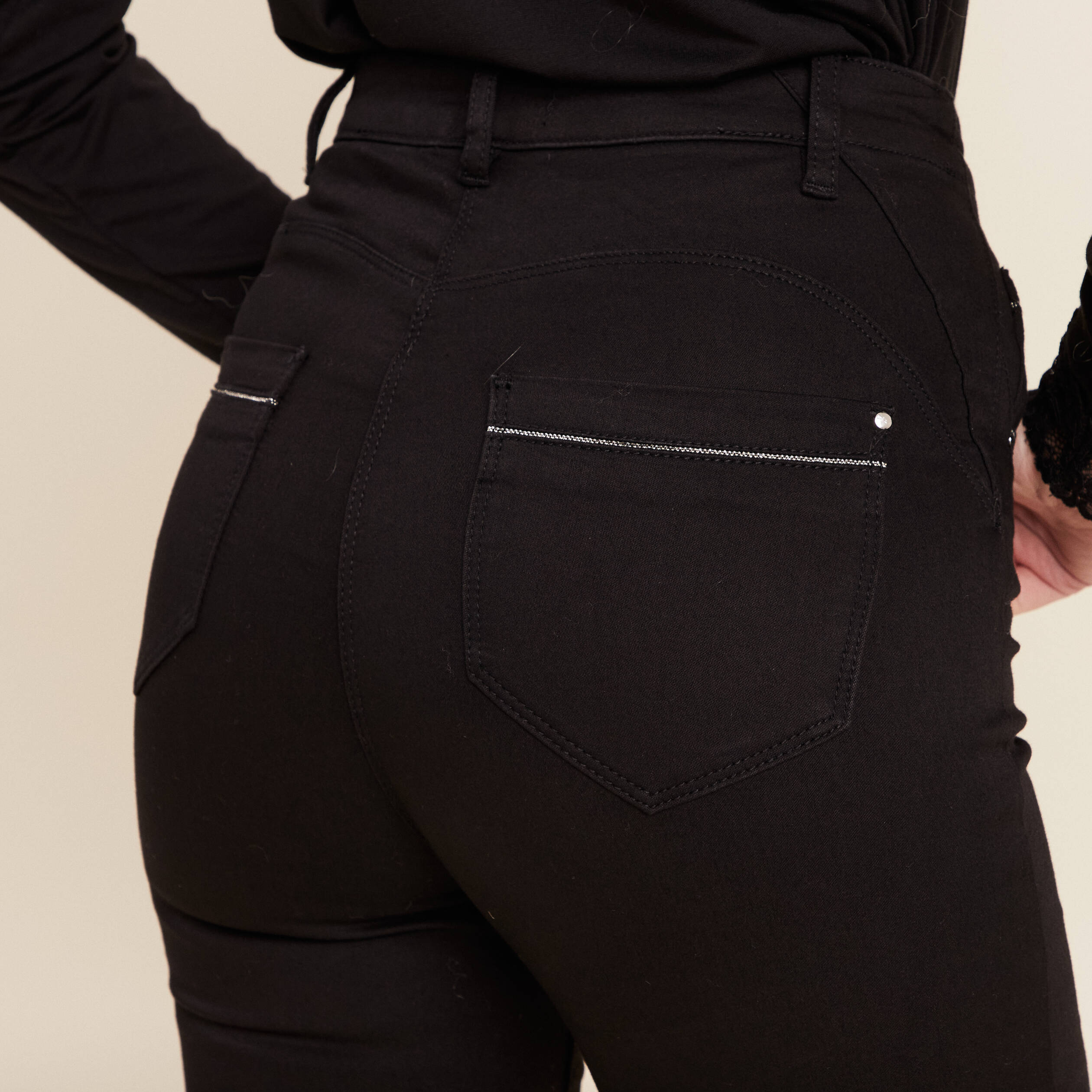 Pantalon ajusté taille haute noir femme