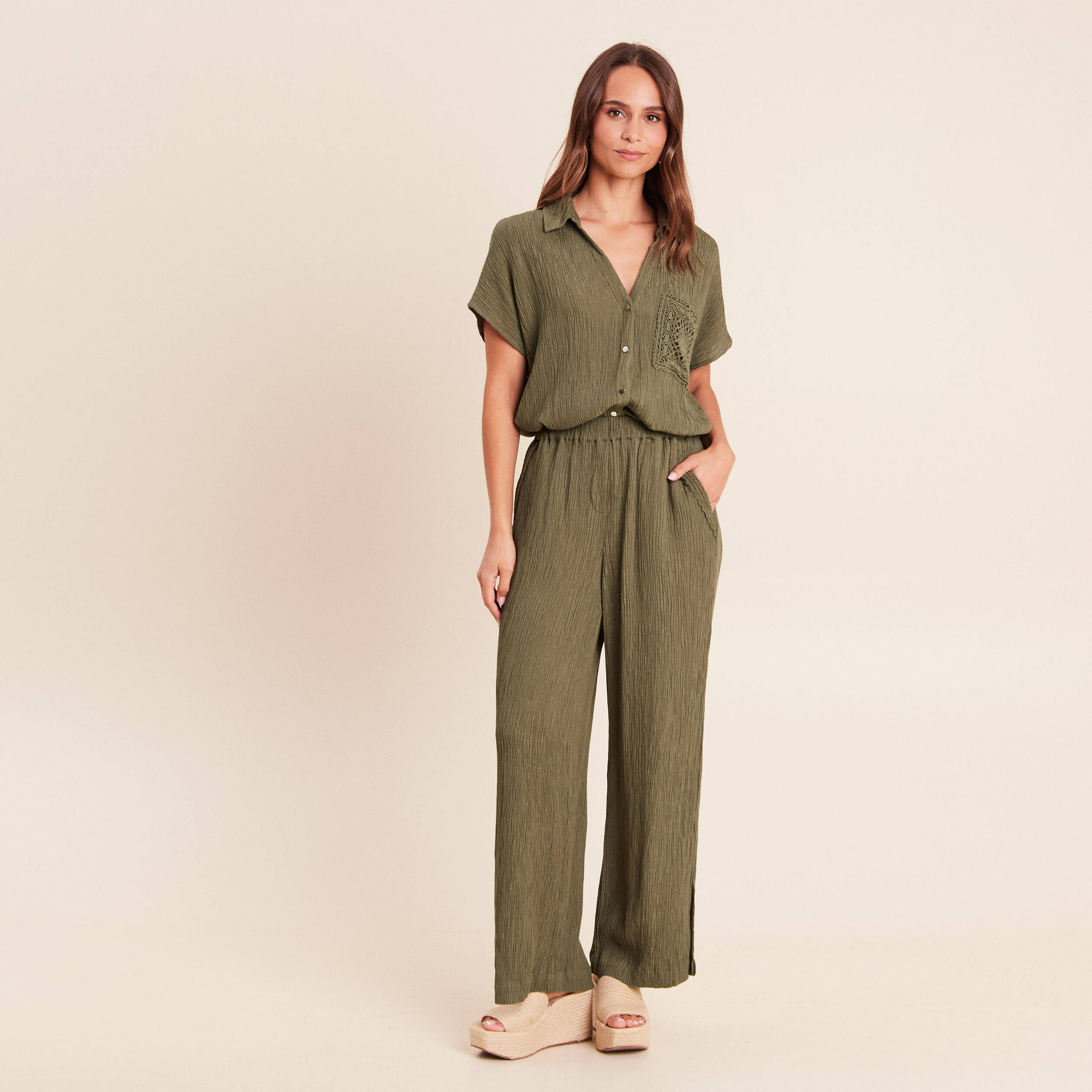 Pantalon large taille haute pliss&eacute; vert kaki femme