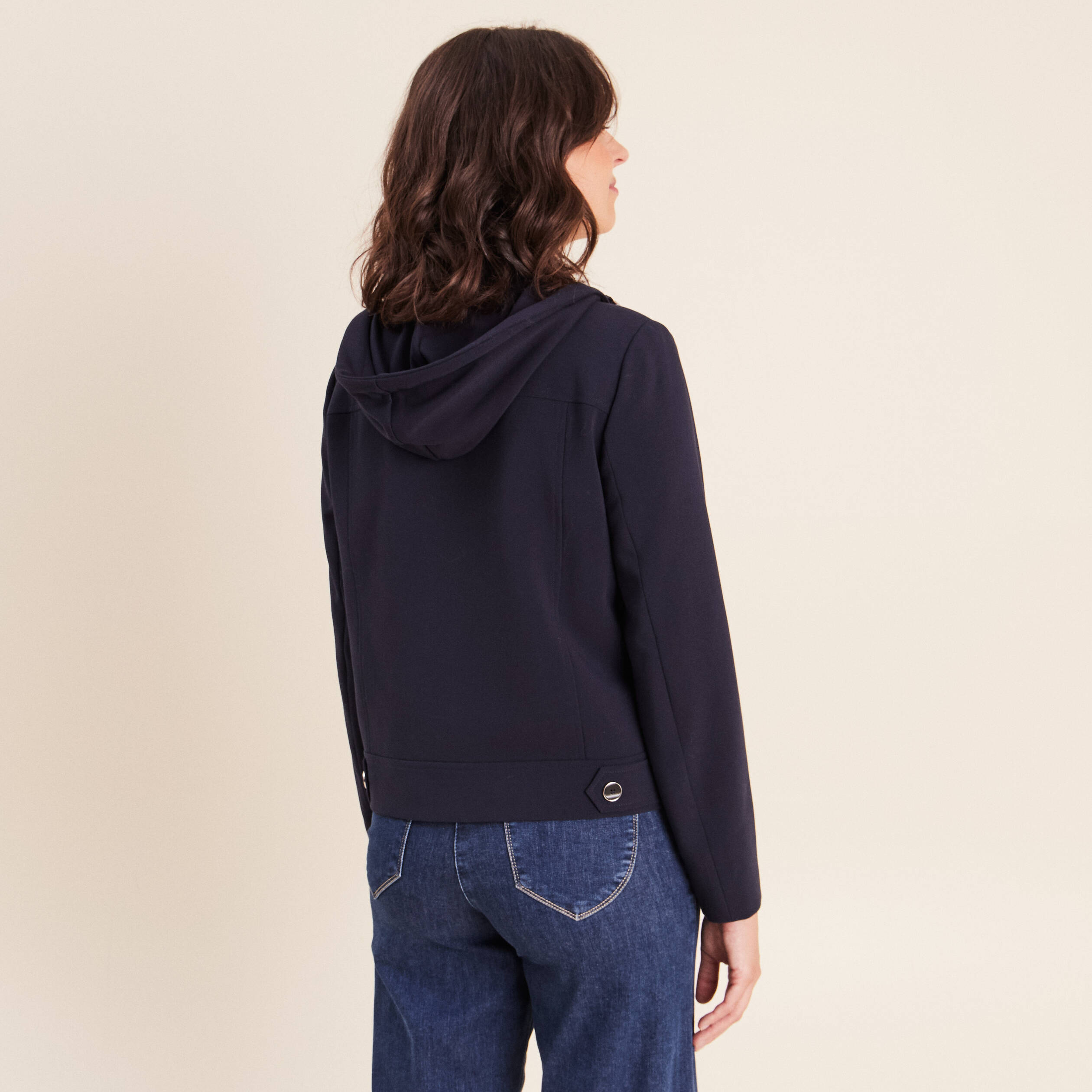 veste cintr&eacute;e doubl&eacute;e avec capuche bleu fonc&eacute; femme