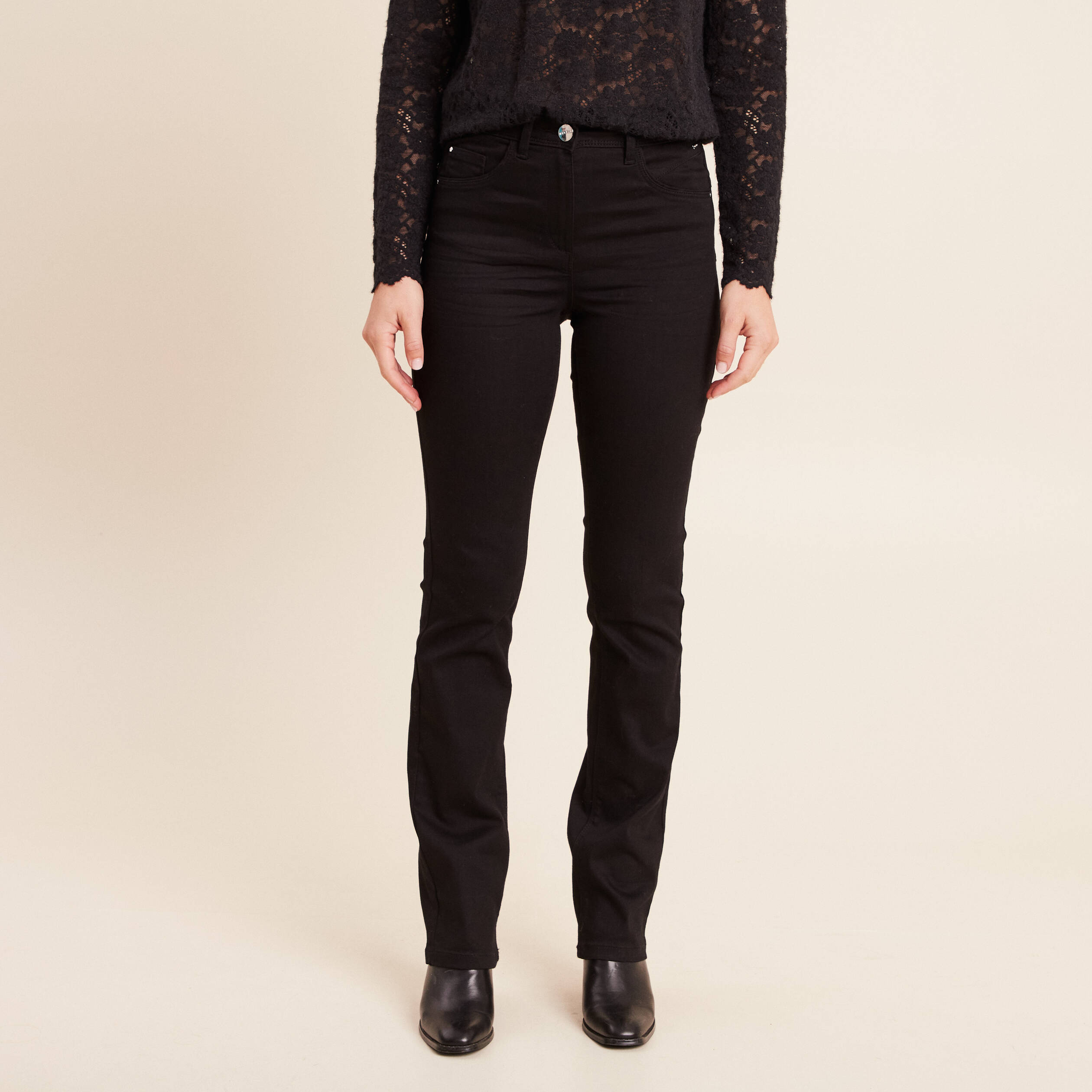 Jean coupe droite taille haute noir femme
