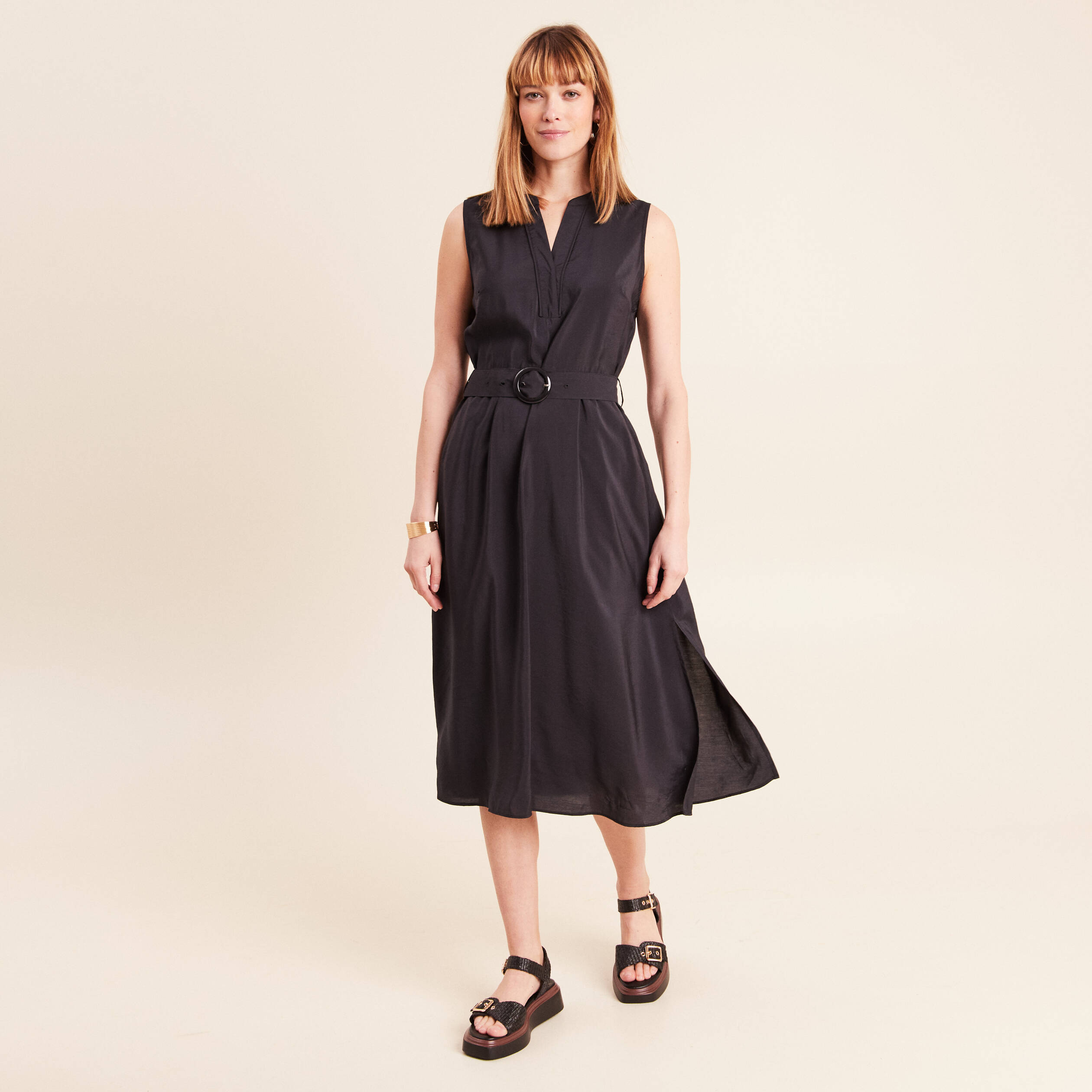 Robe &eacute;vas&eacute;e 3/4 sans manches ceinture noir femme