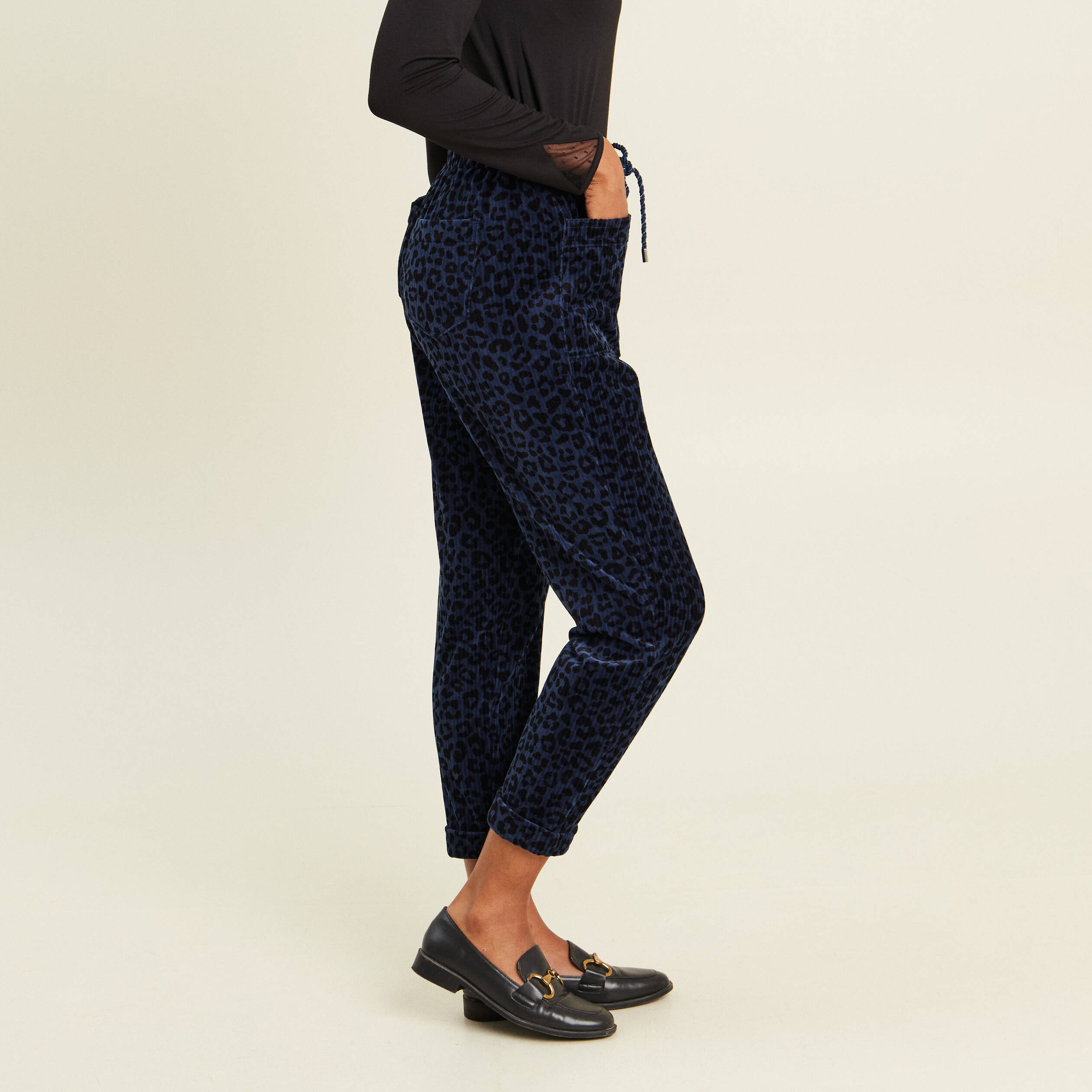 Pantalon coupe mom en velours bleu femme