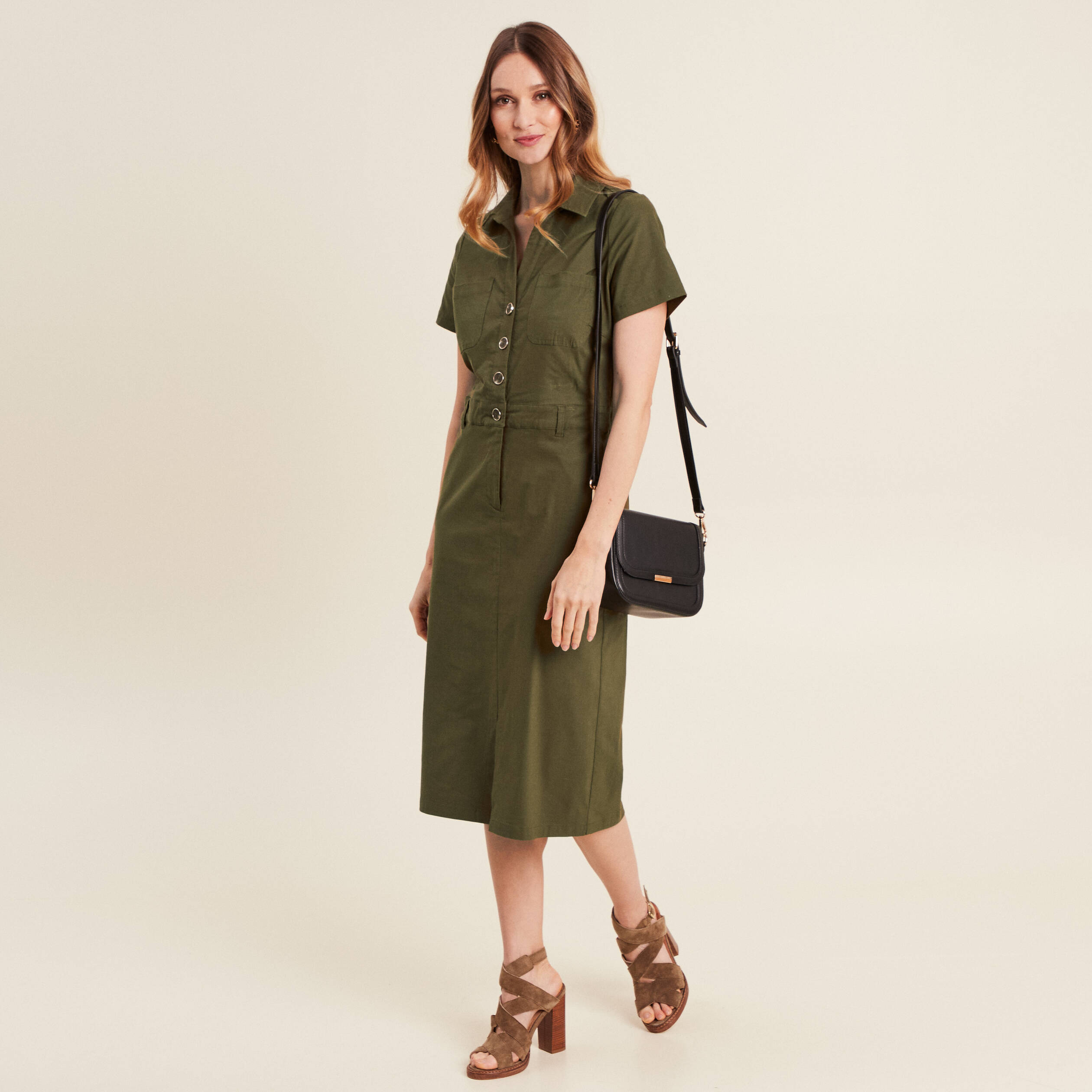 Robe ajustée manches courtes vert olive femme