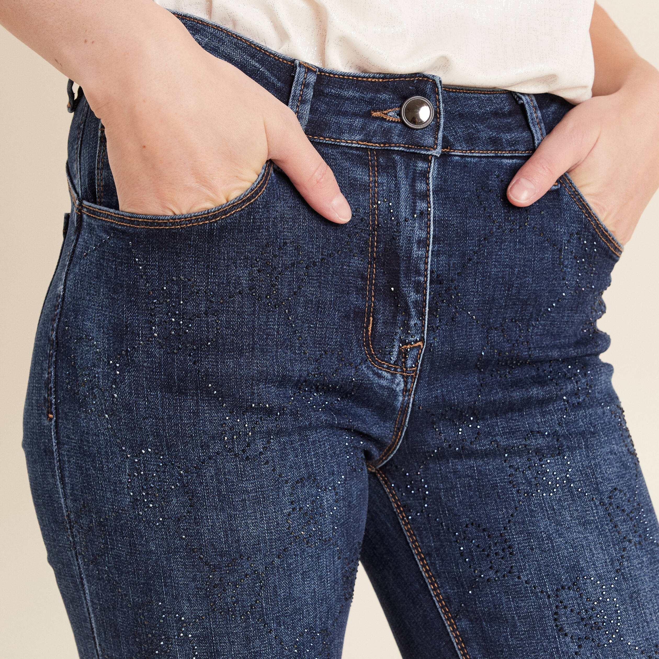 Jean ajusté à strass denim brut femme