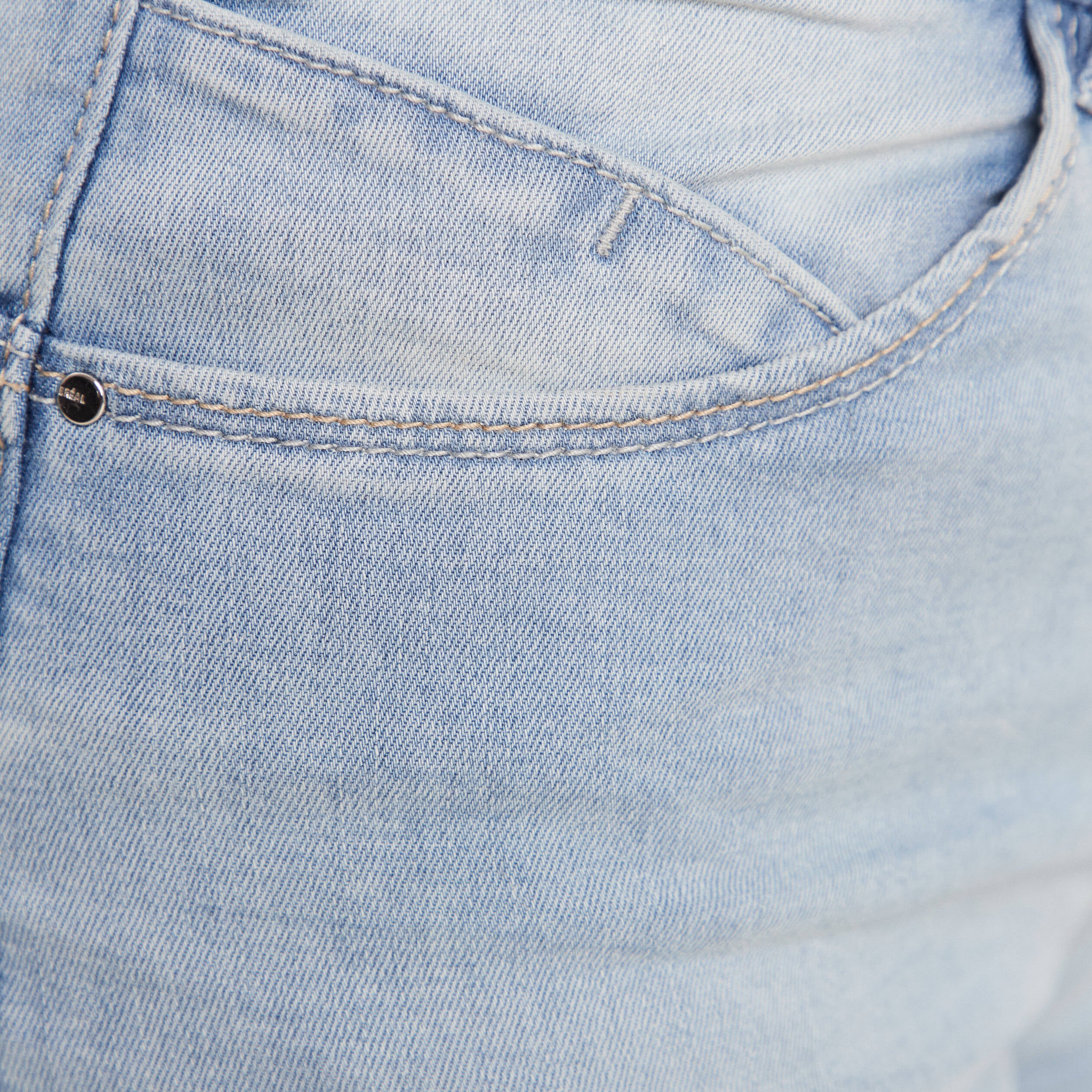 Jean coupe ajust&eacute;e long denim baby bleu femme