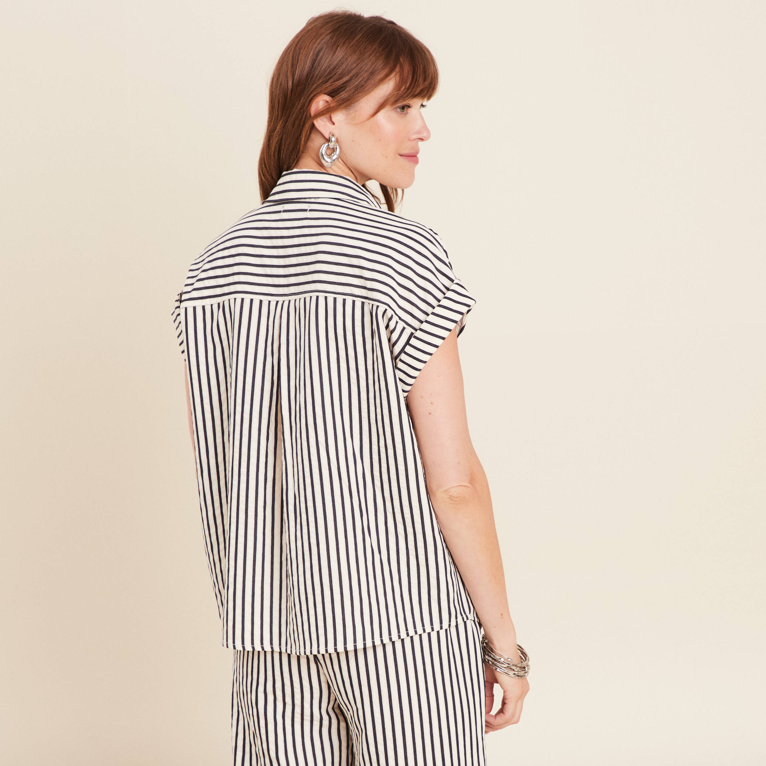 chemise ample manches courtes bleu fonce femme Chemise ample manches courtes bleu foncé femme