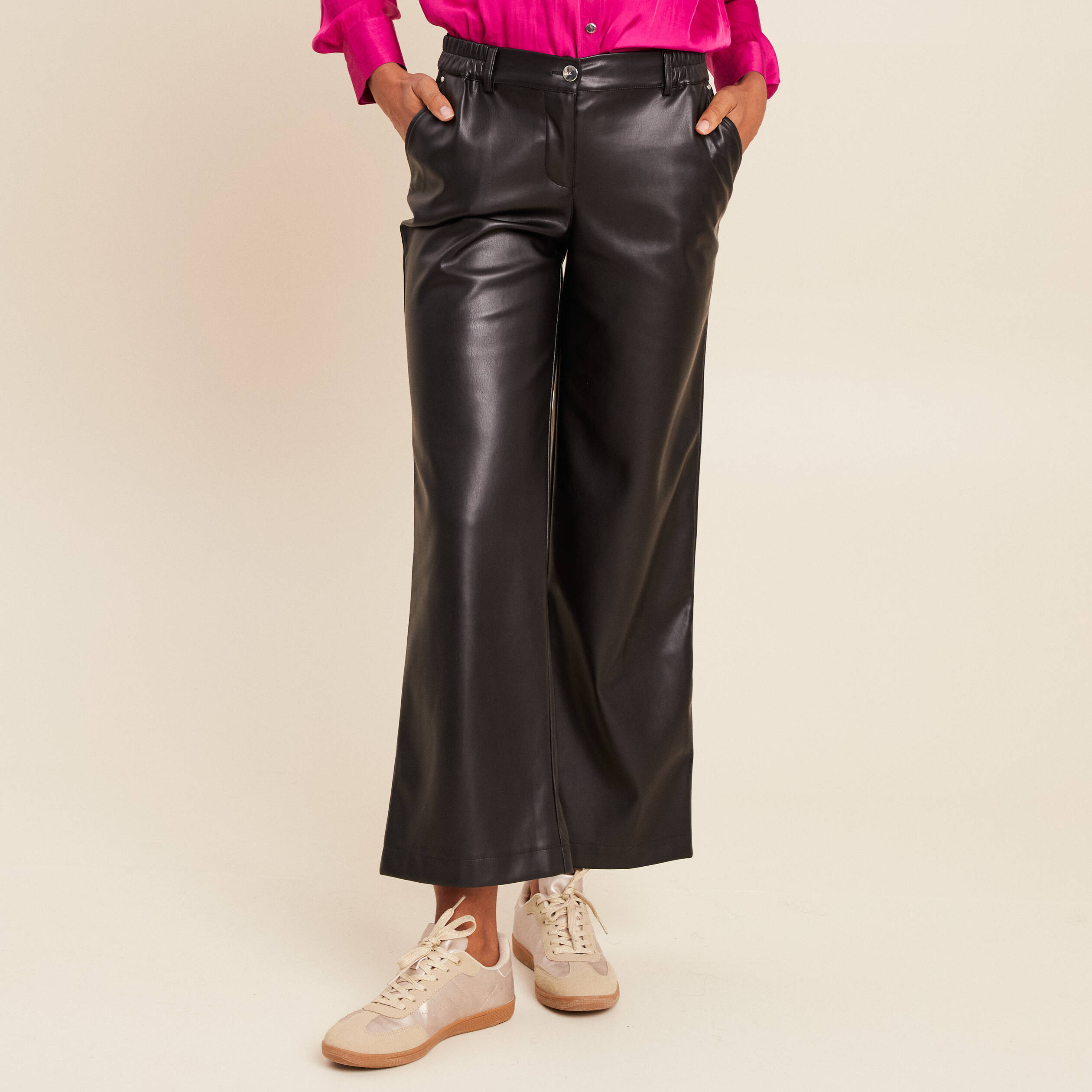 Pantalon taille bascul&eacute;e similicuir noir femme