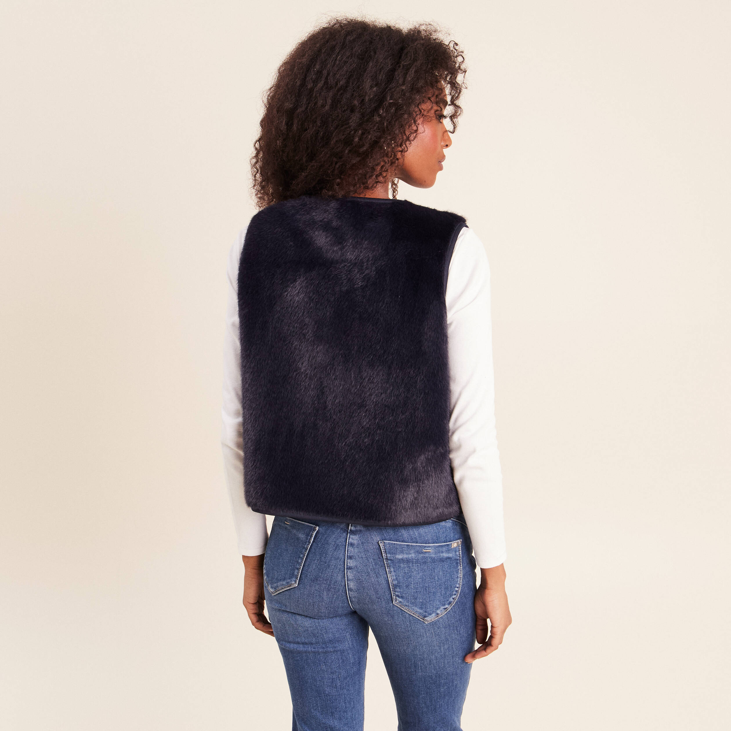 Gilet droit sans manches fausse fourrure bleu fonc&eacute; femme