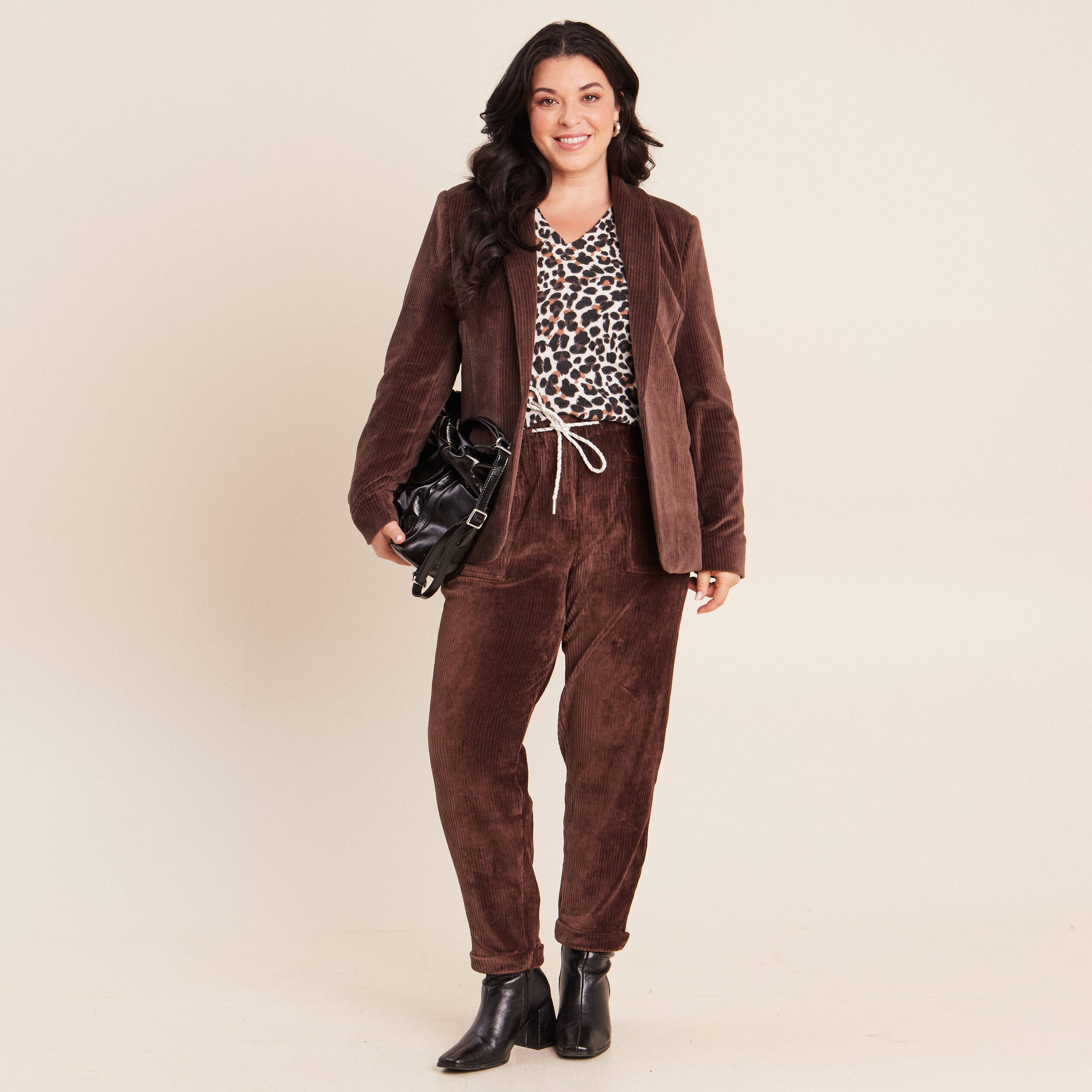 Pantalon coupe mom en velours marron femme