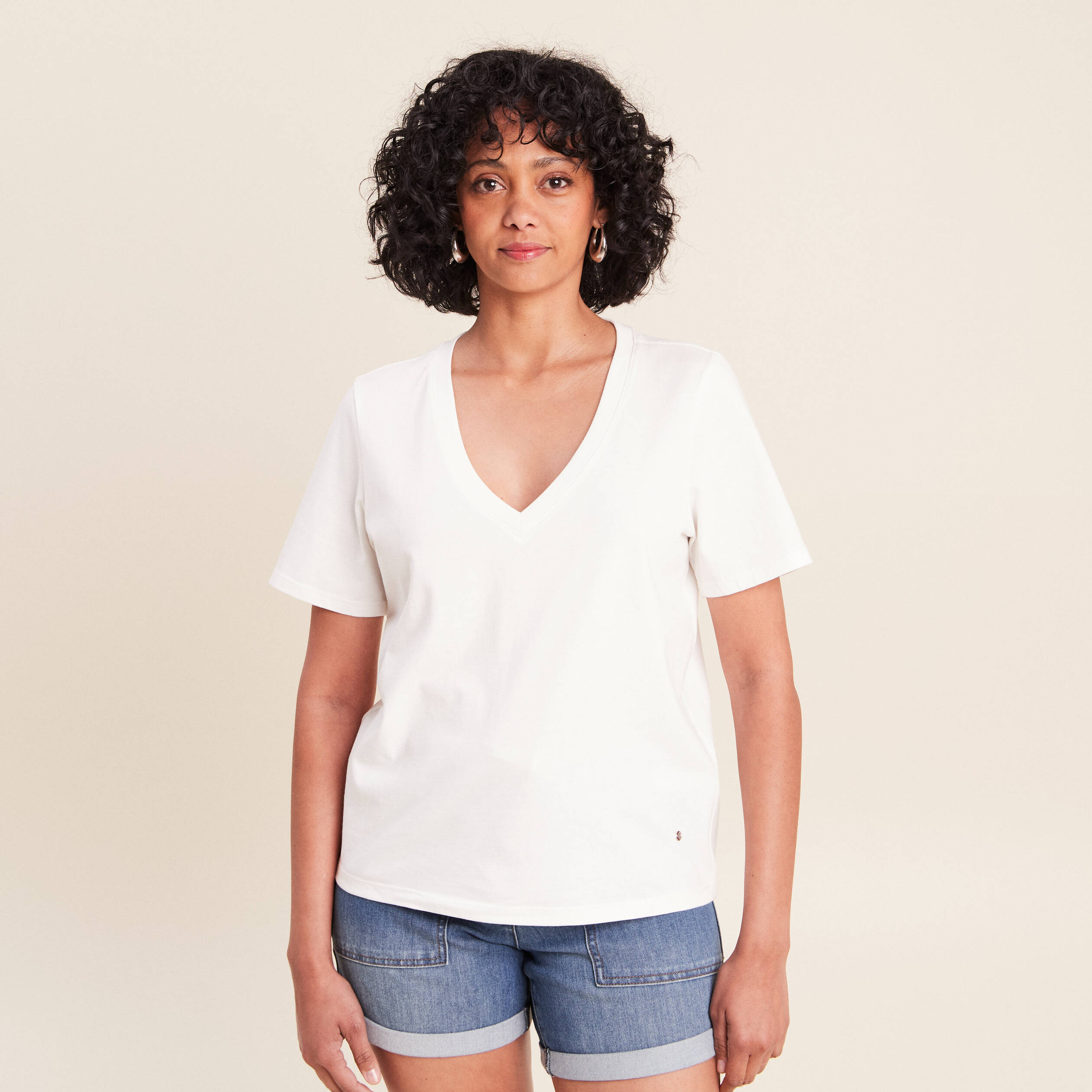 T-shirt col v manches courtes ecru femme