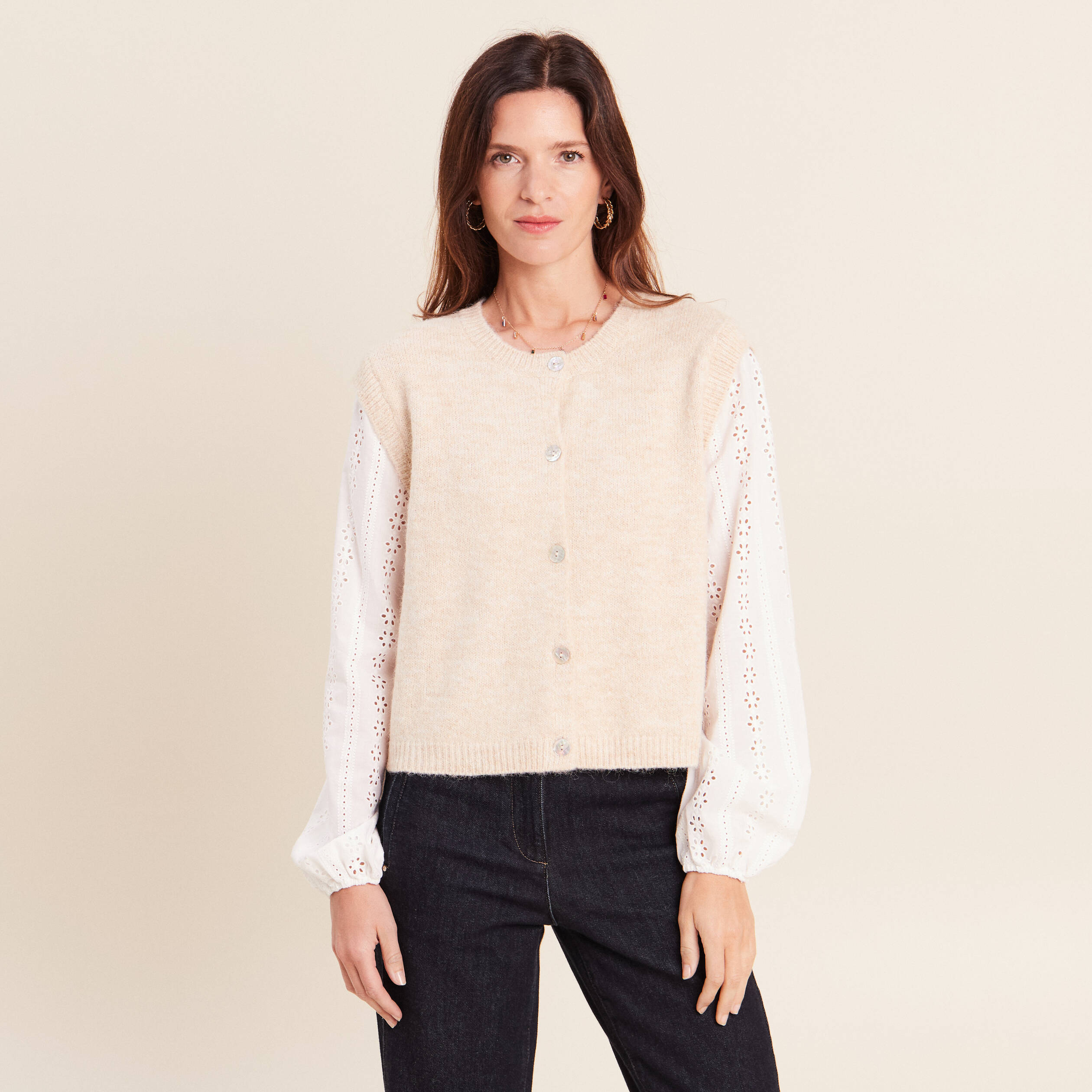 Gilet bi-mati&egrave;re col rond ivoire femme