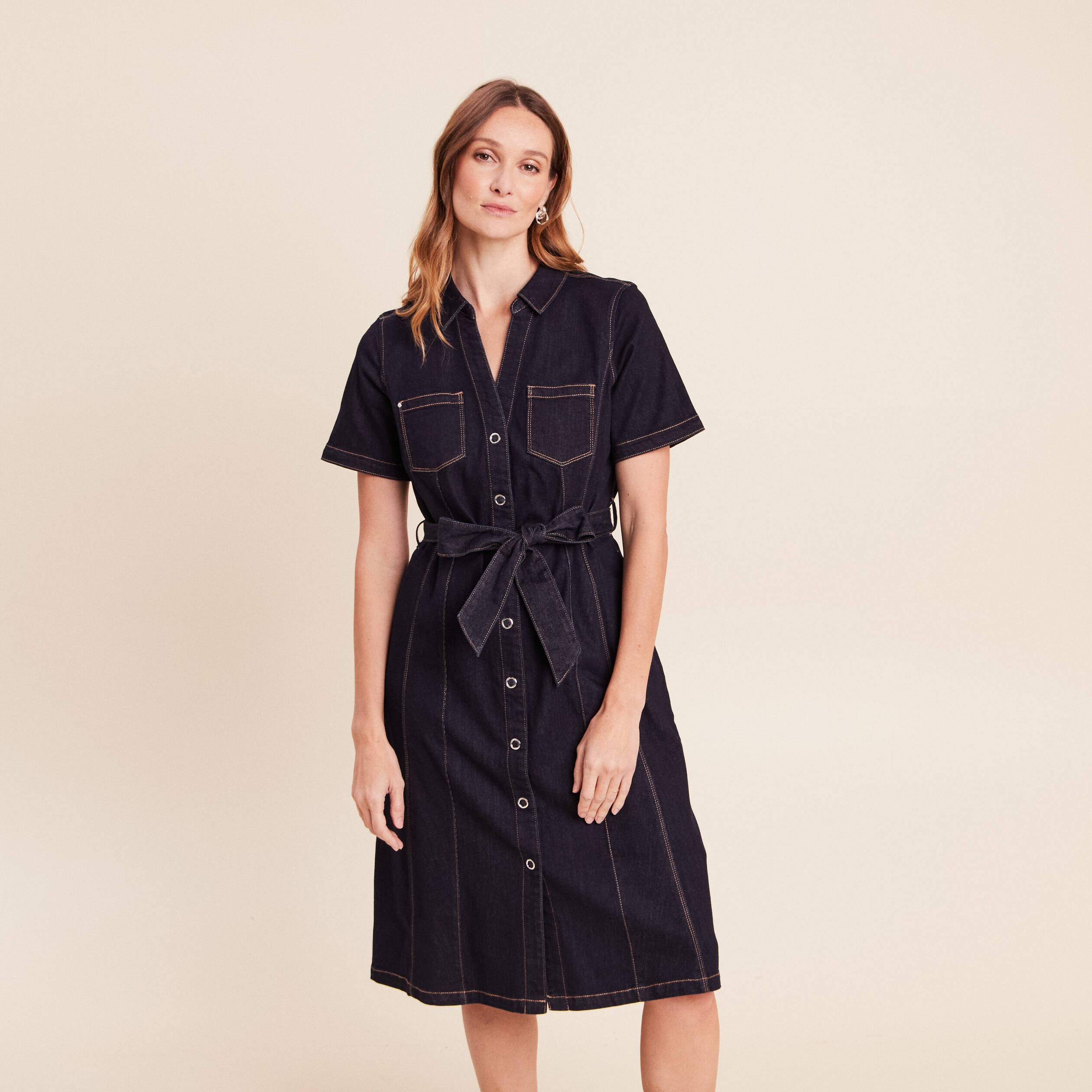 Robe jean &eacute;vas&eacute;e col chemise denim brut femme