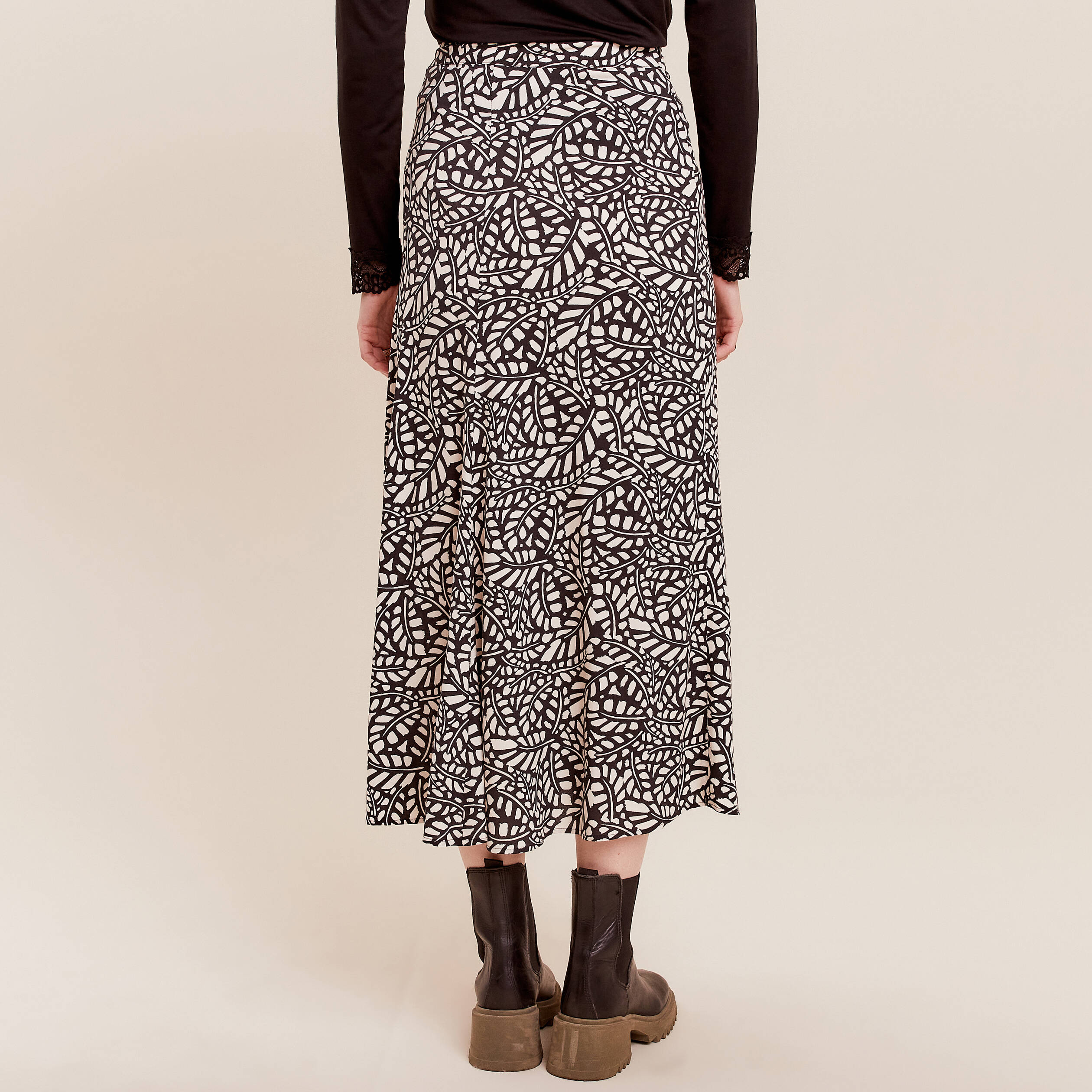 Jupe Longue évasée En Laine/polyester Stretch Noire - Marque Un Jour Ailleurs - Taille 50 (48D)