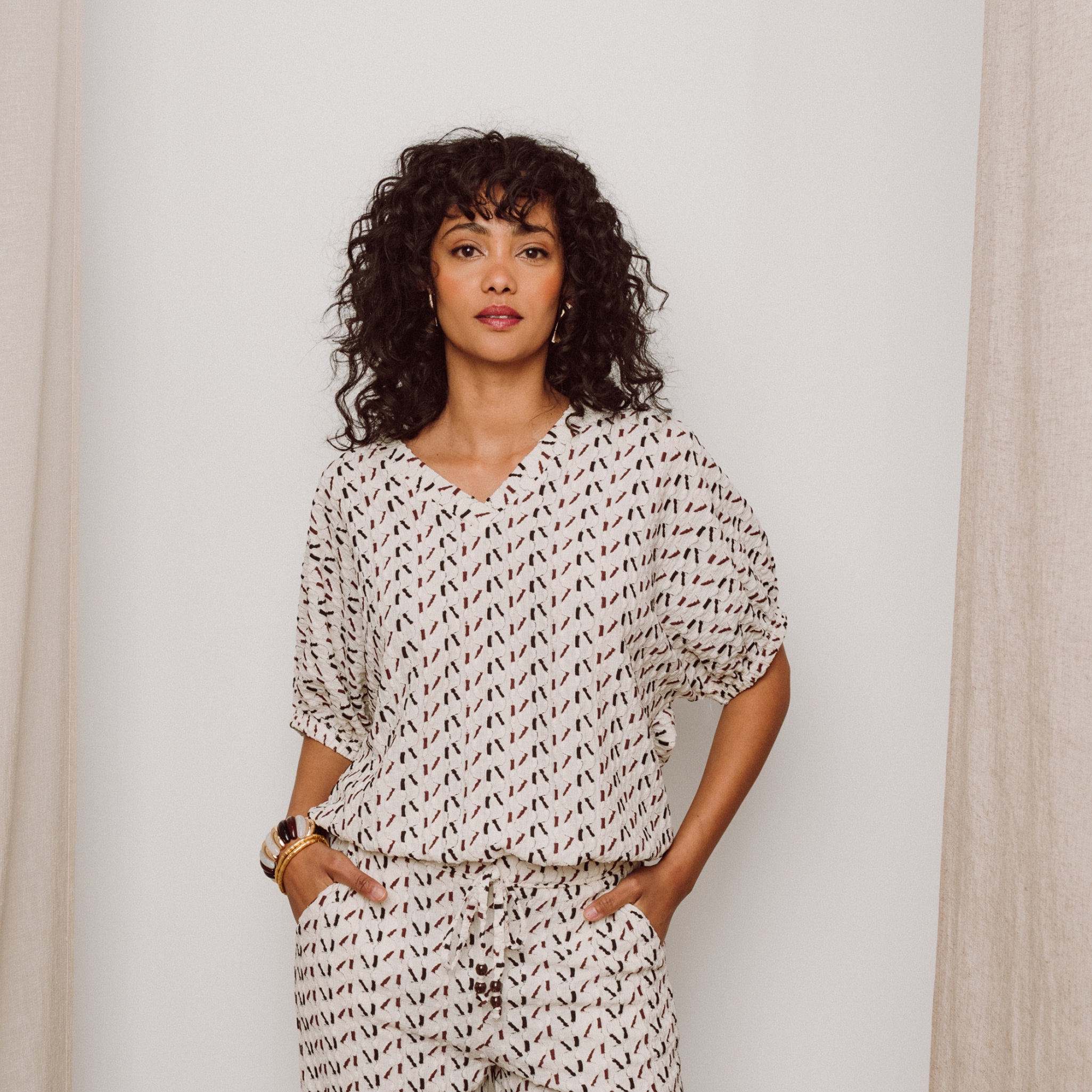 T-shirt effet boule col v manches coudes blanc femme
