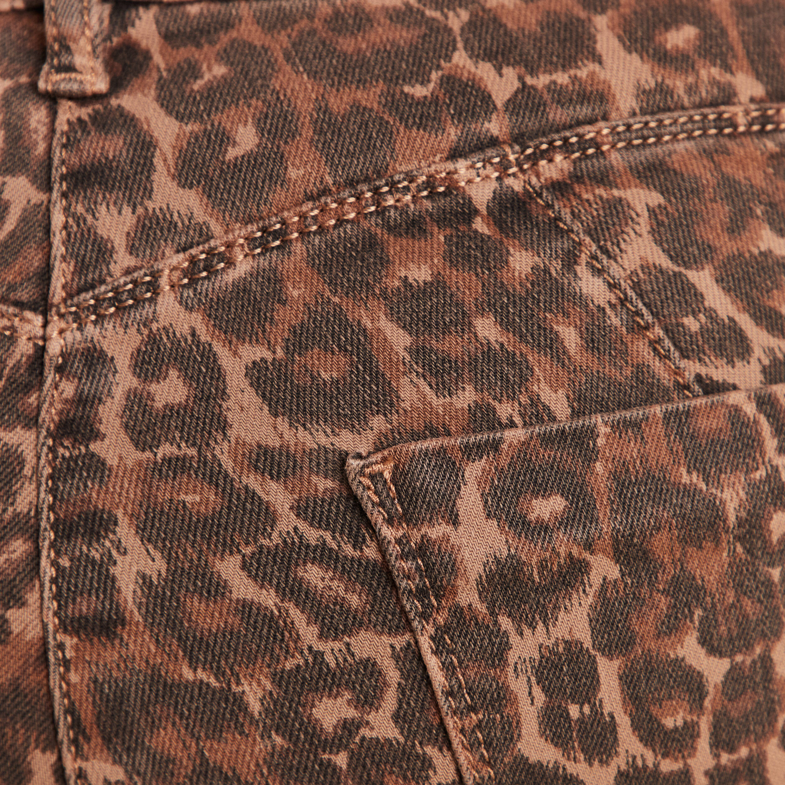 Pantalon magique L'Unique coupe bootcut marron cognac femme