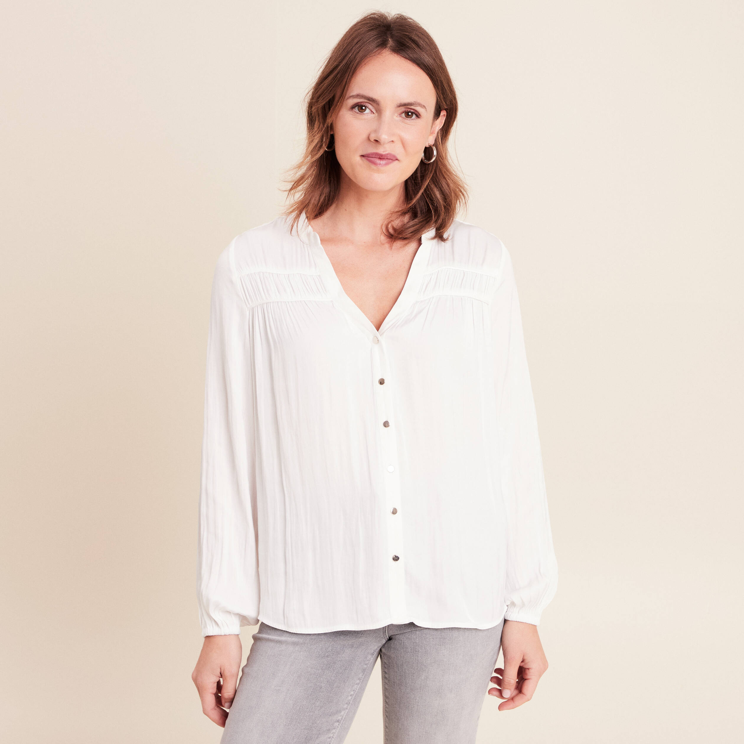 Blouse satin&eacute;e manches longues ecru femme