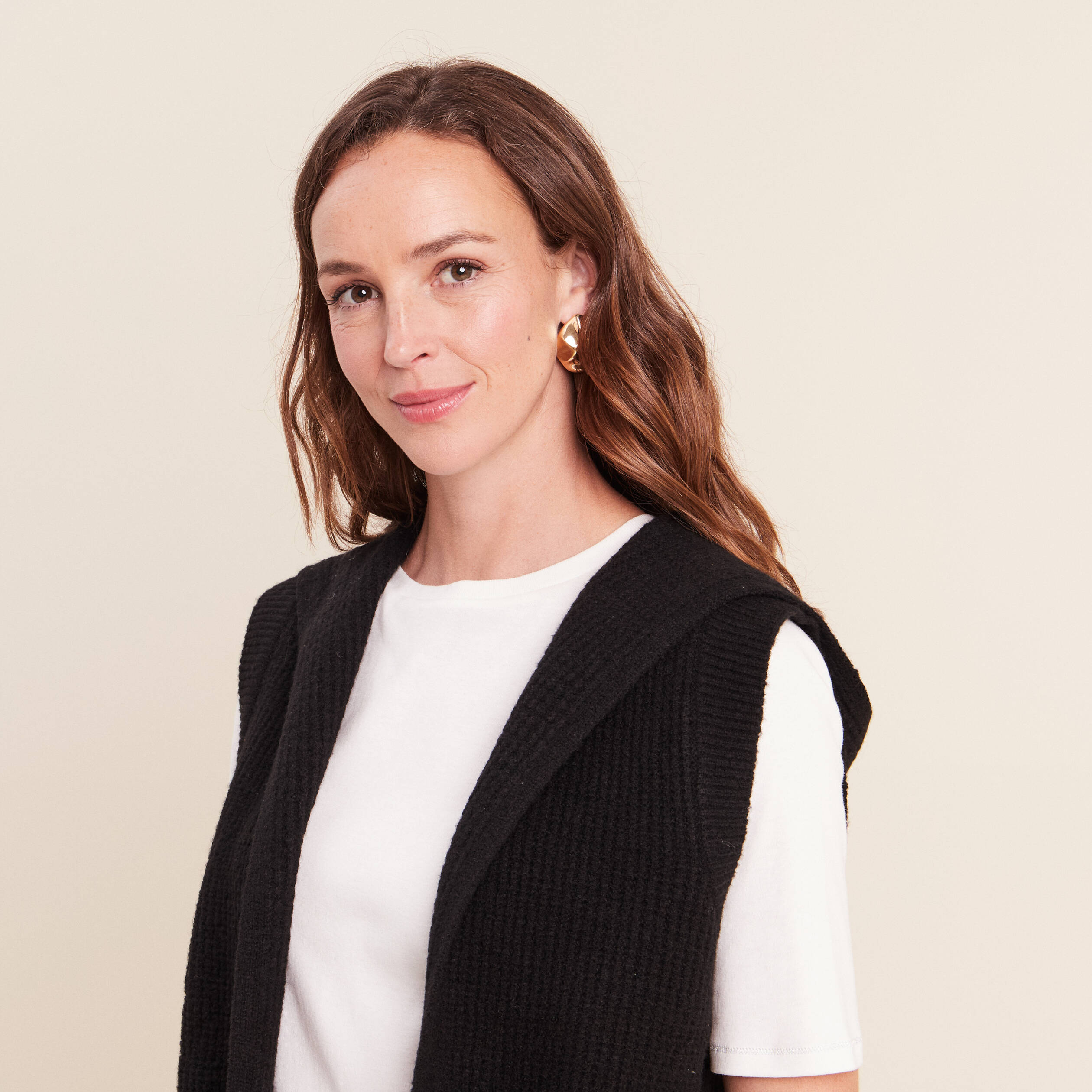 Veste sans manches &agrave; capuche noir femme