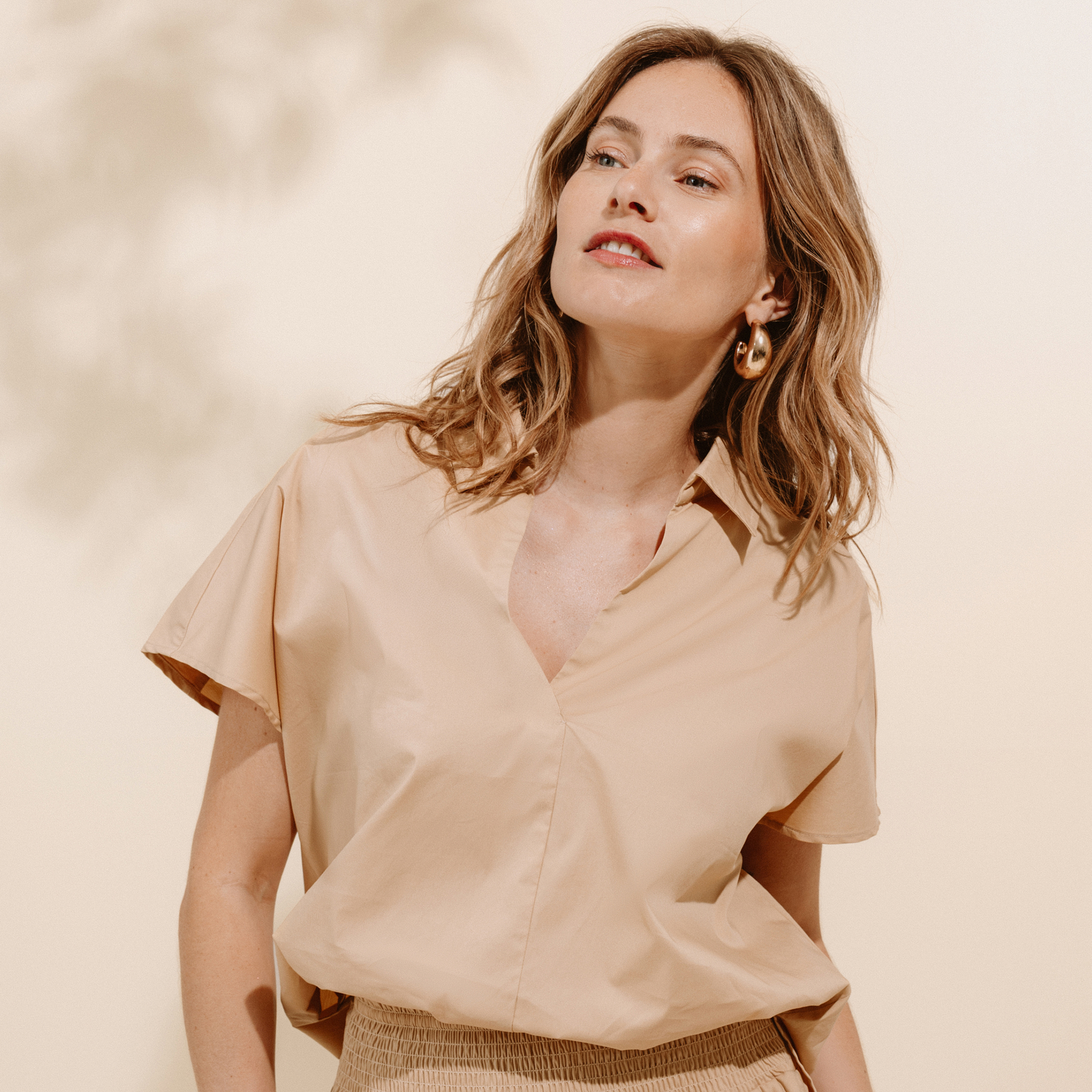 Blouse ample col chemise manches courtes beige femme