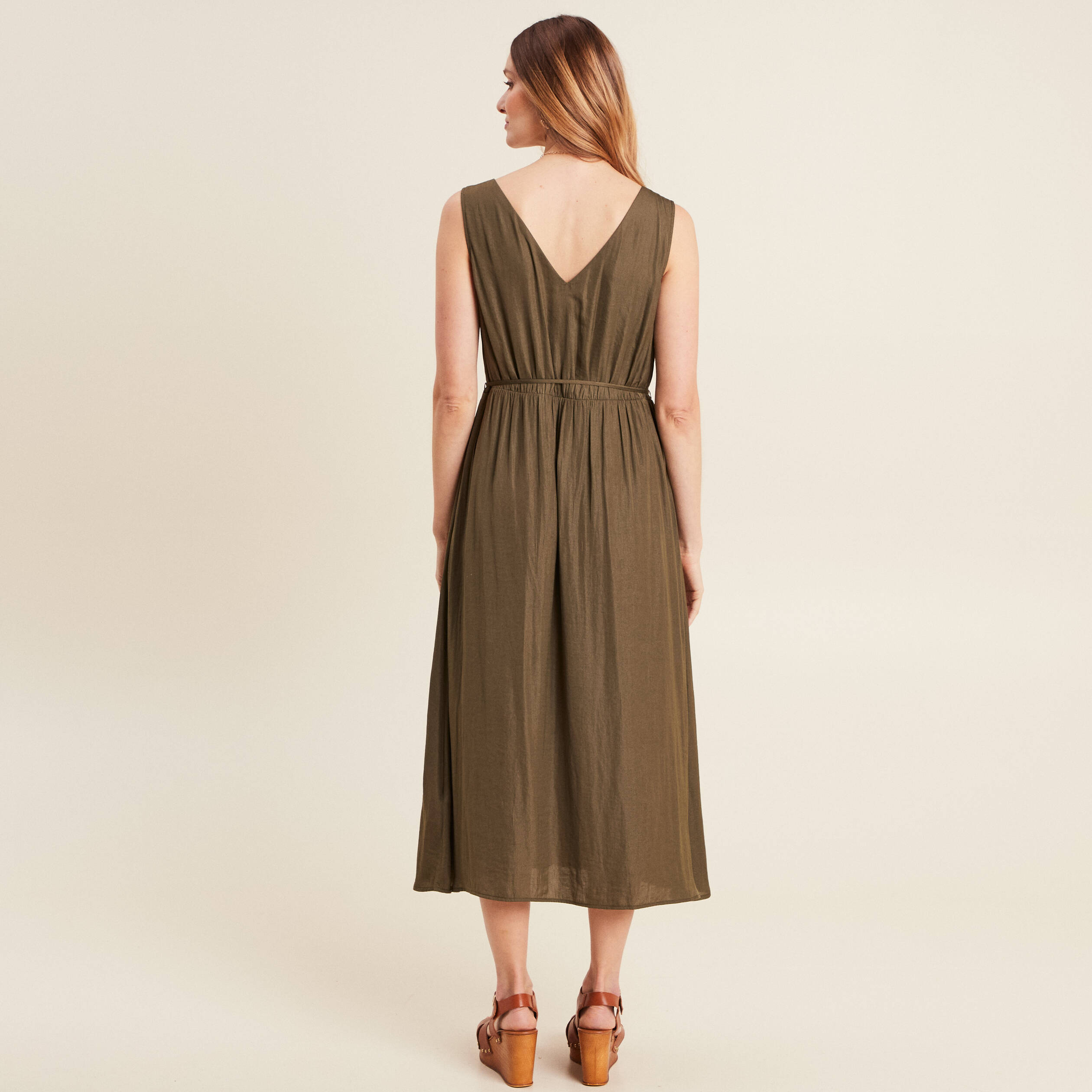 Robe midi évasée satin vert kaki femme
