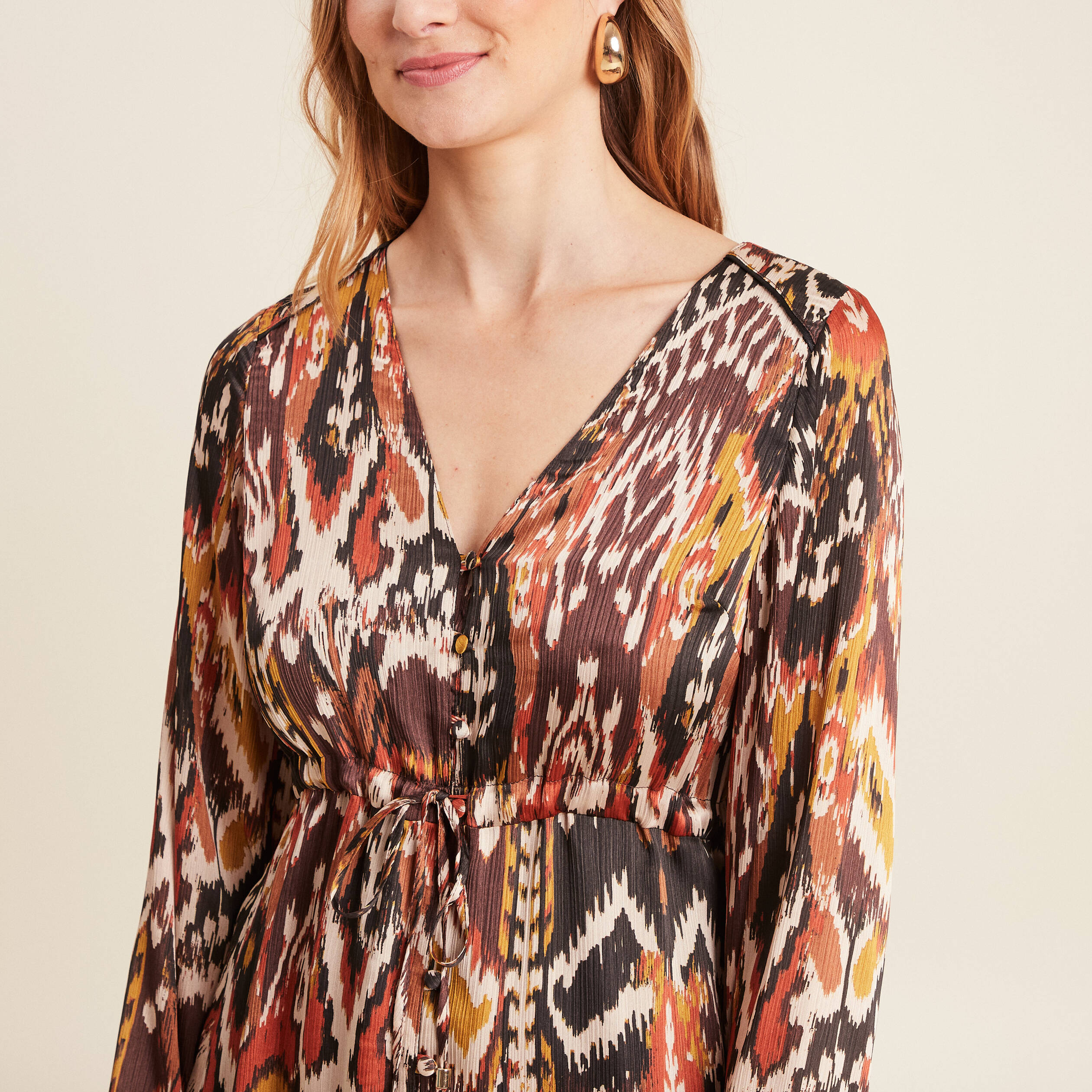 Robe évasée satin boutonnée noir femme