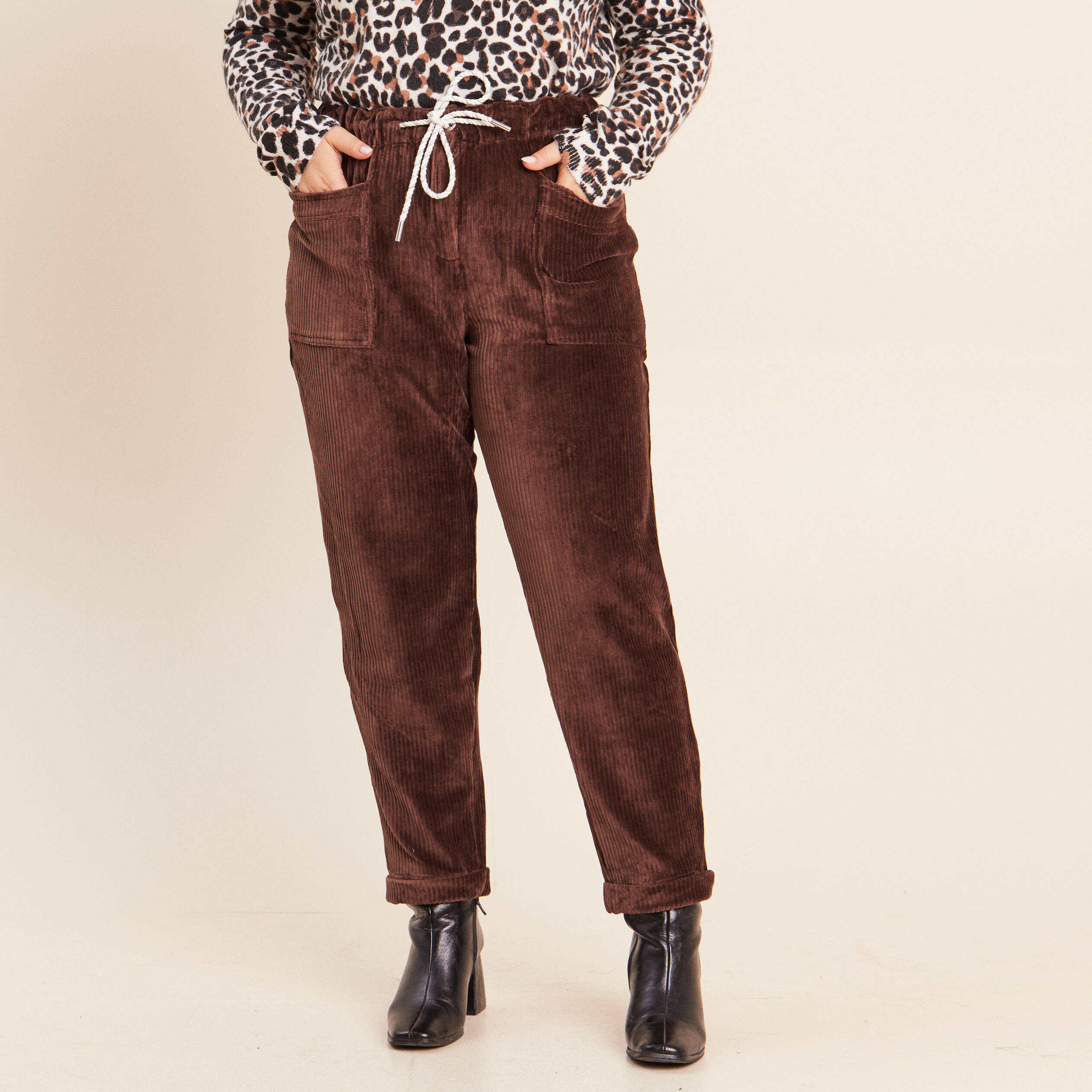 Pantalon coupe mom en velours marron femme