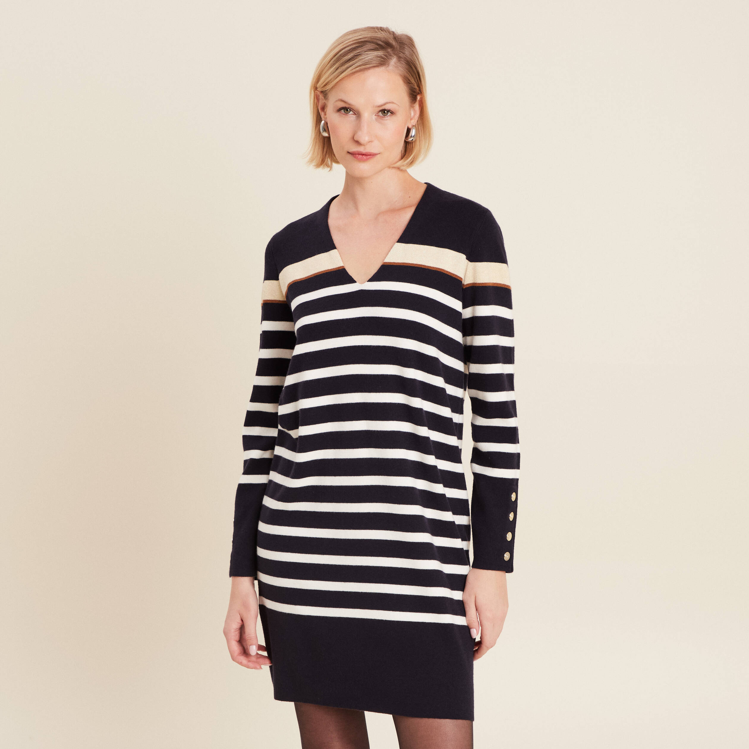 robe tricot droite col en v bleu fonce femme Robe tricot droite col en V bleu foncé femme