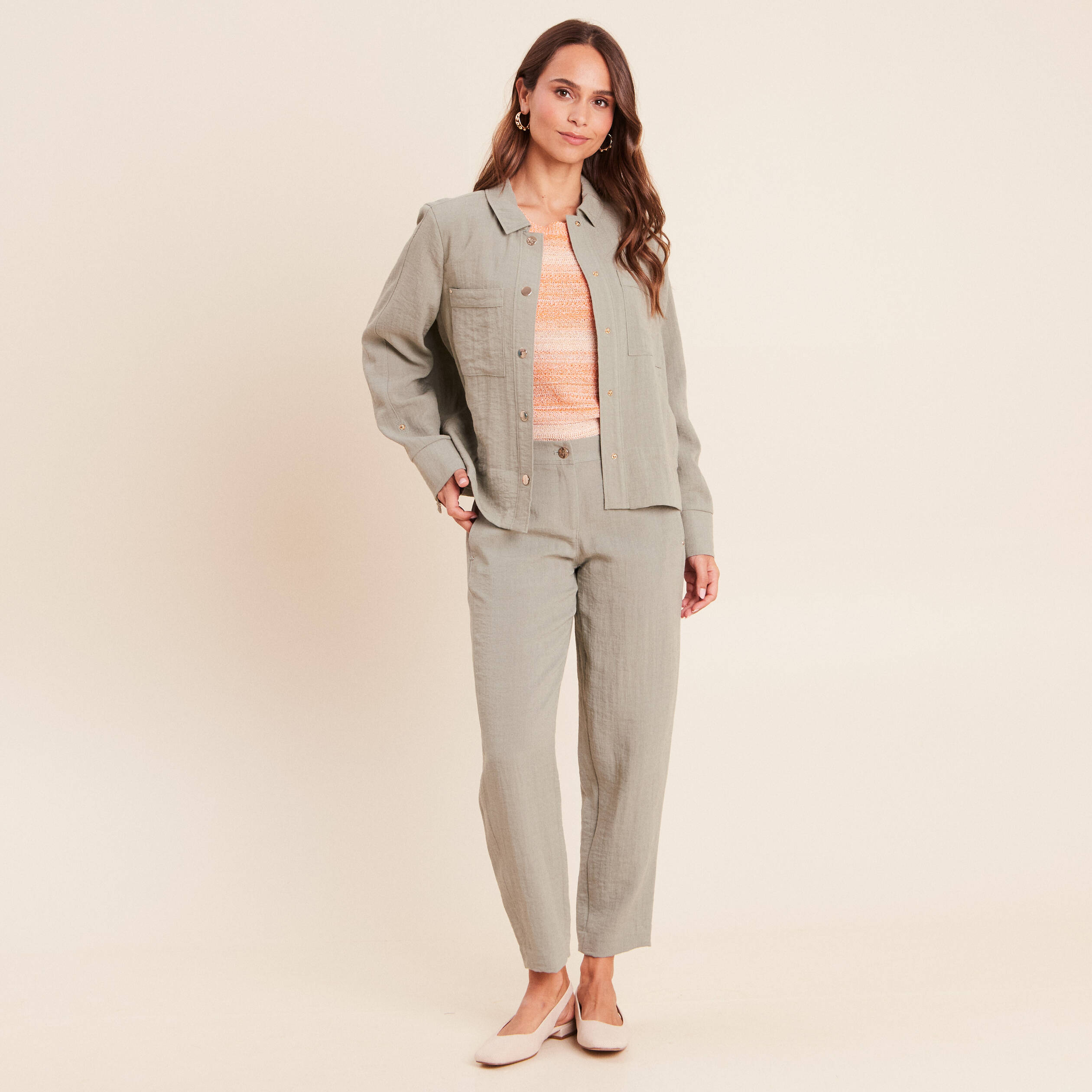 Blouson bas resserr&eacute; manches longue vert clair femme