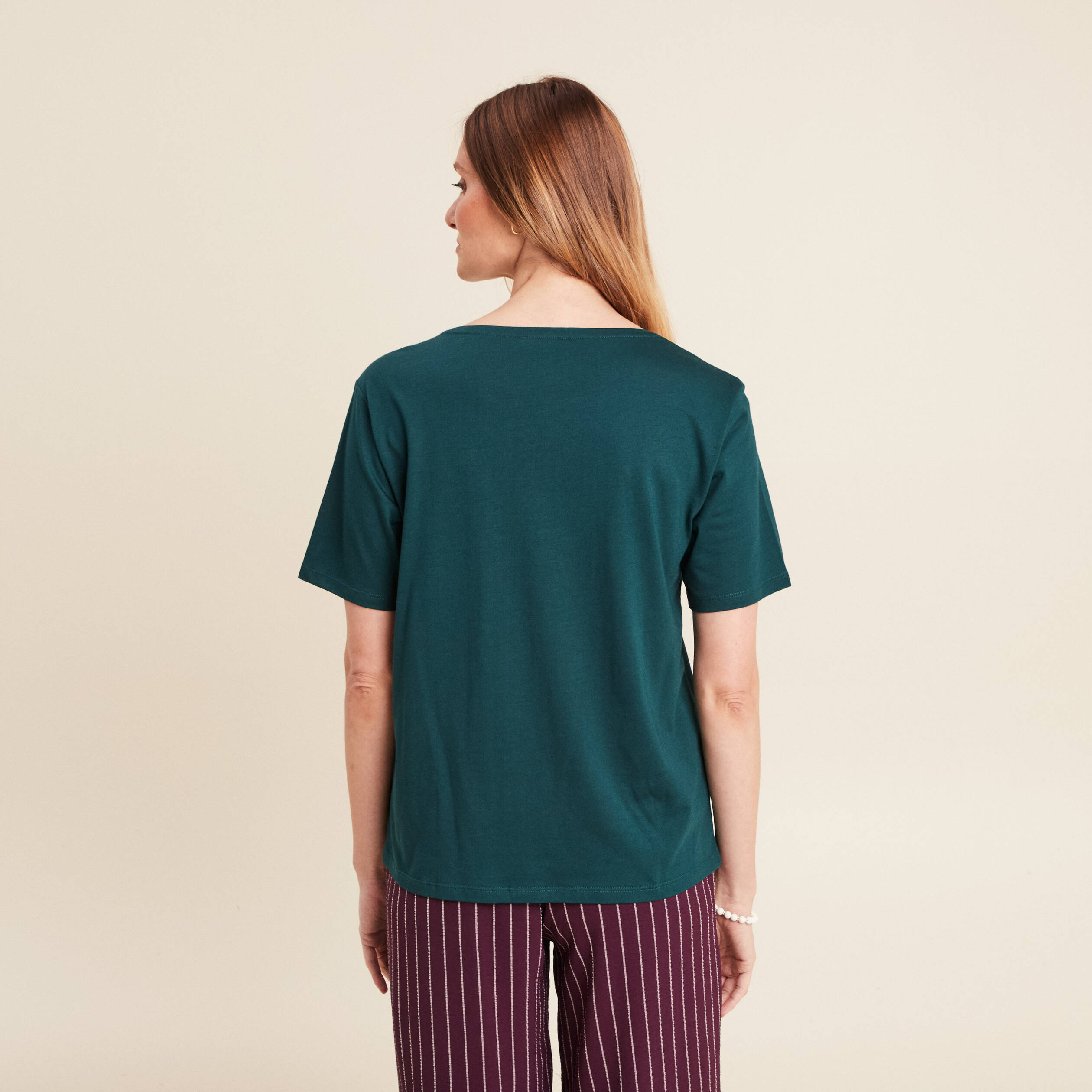 T-shirt droit col rond manches courtes vert foncé femme