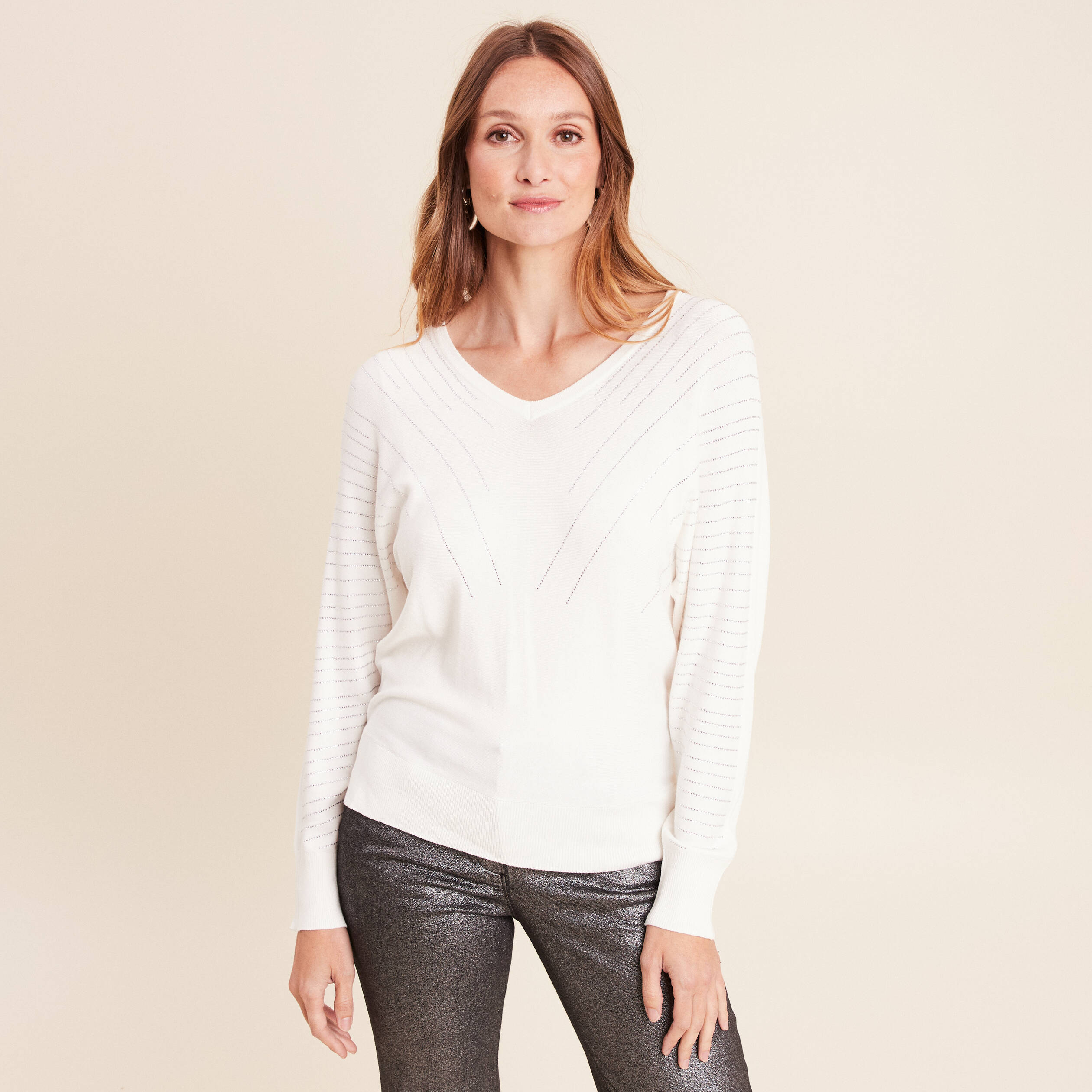Pull ajust&eacute; col bateau strass ecru femme