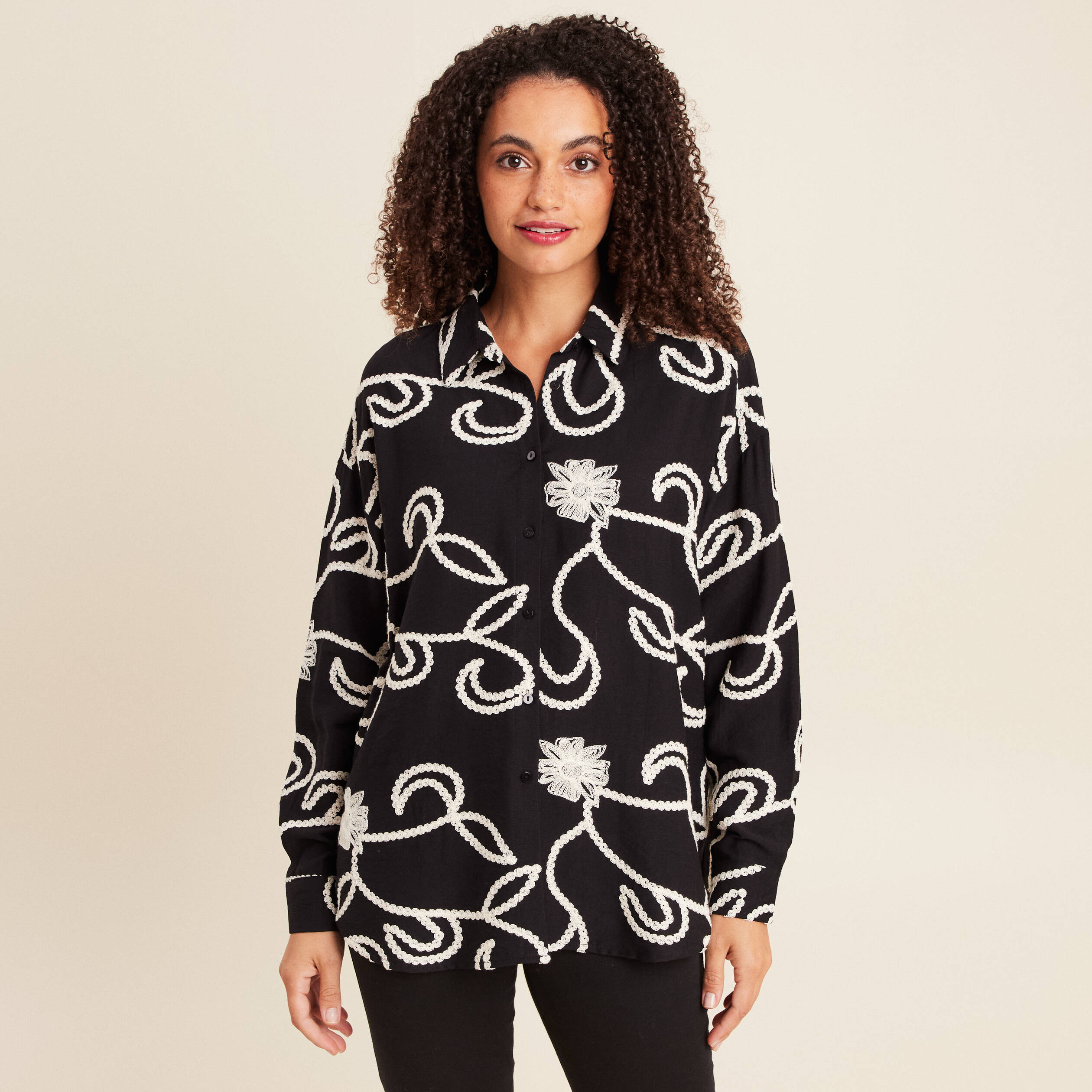 Chemise ample broderie manches longues noir femme | Bréal