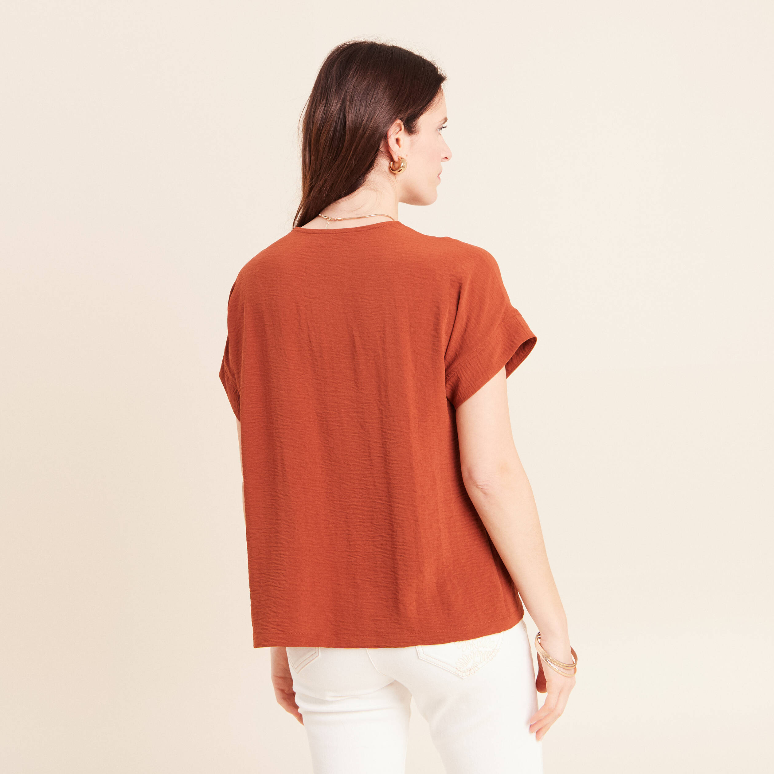 Blouse fluide manches courtes marron fonc&eacute; femme
