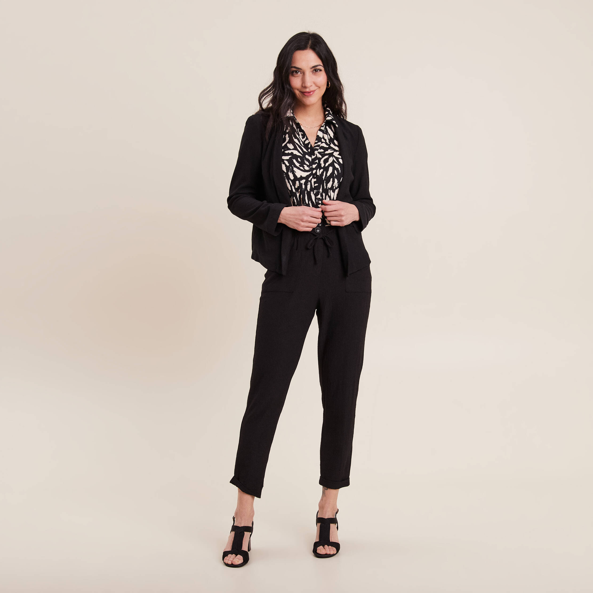 Veste en maille ajustée col châle noir femme
