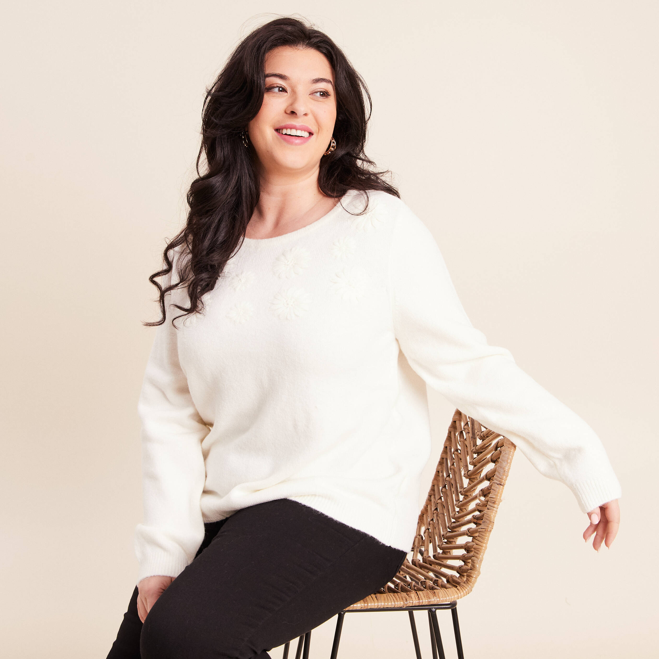Pull brod&eacute; col rond manches longues ecru femme
