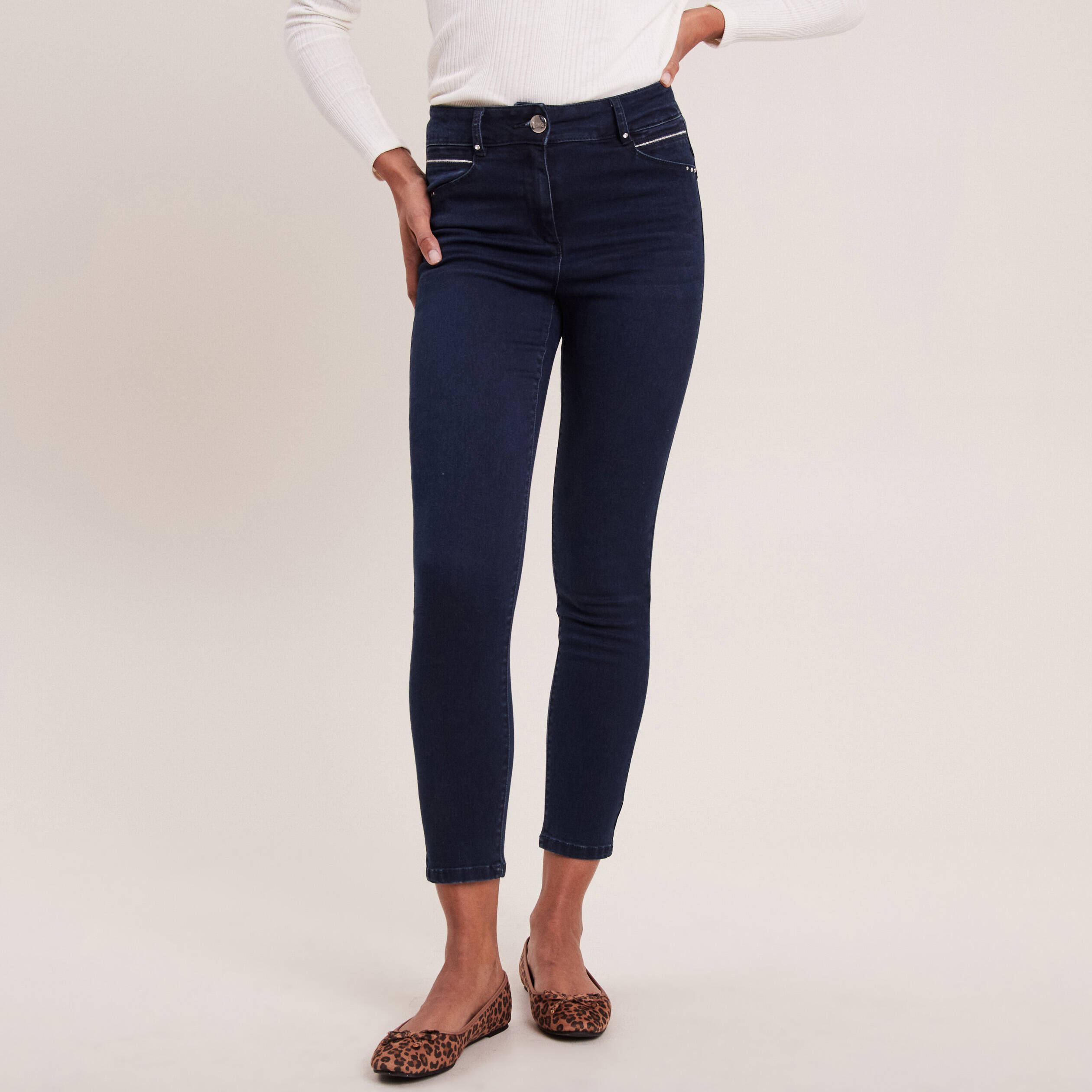 Jean ajusté taille haute denim brut femme