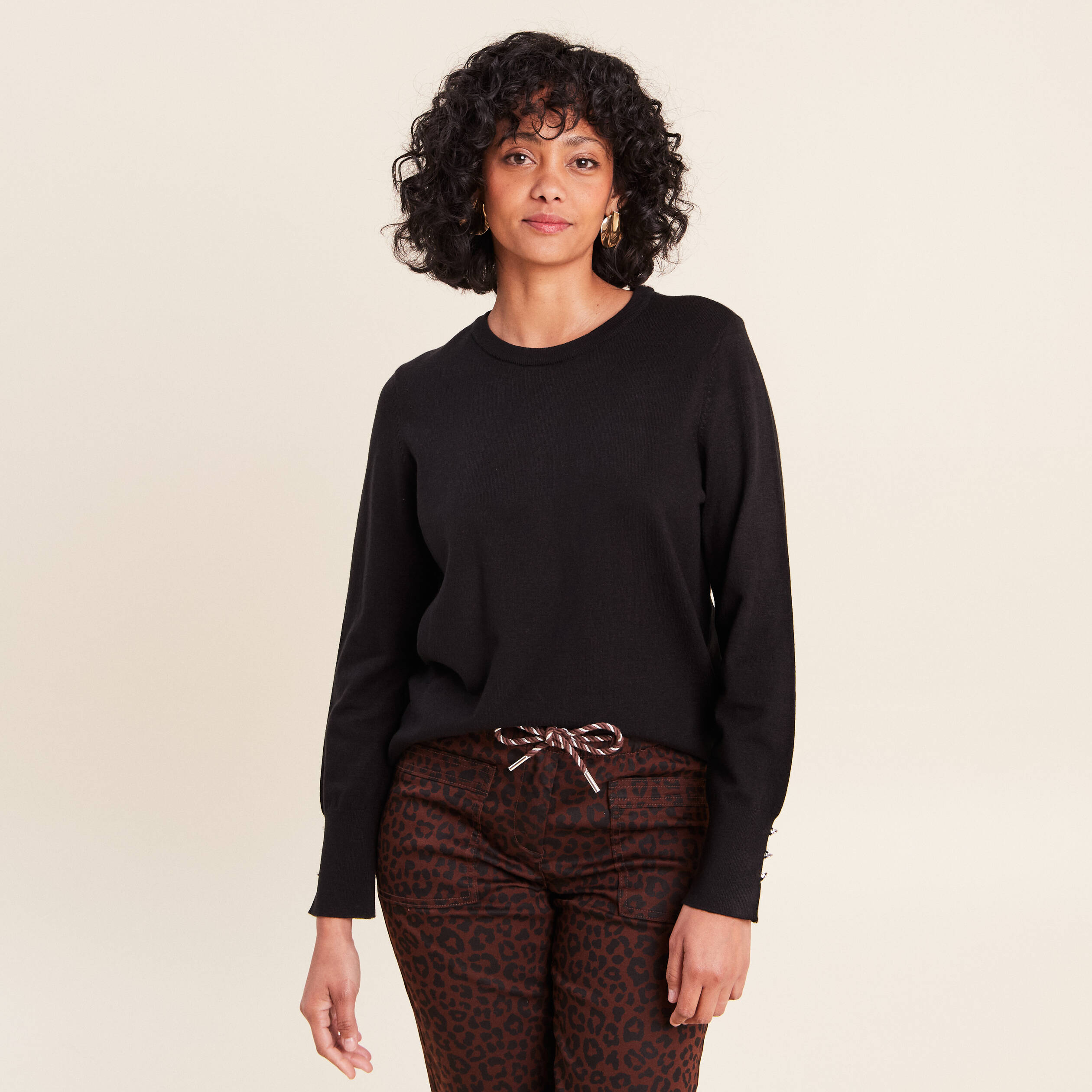 Pull droit col rond manches longues noir femme