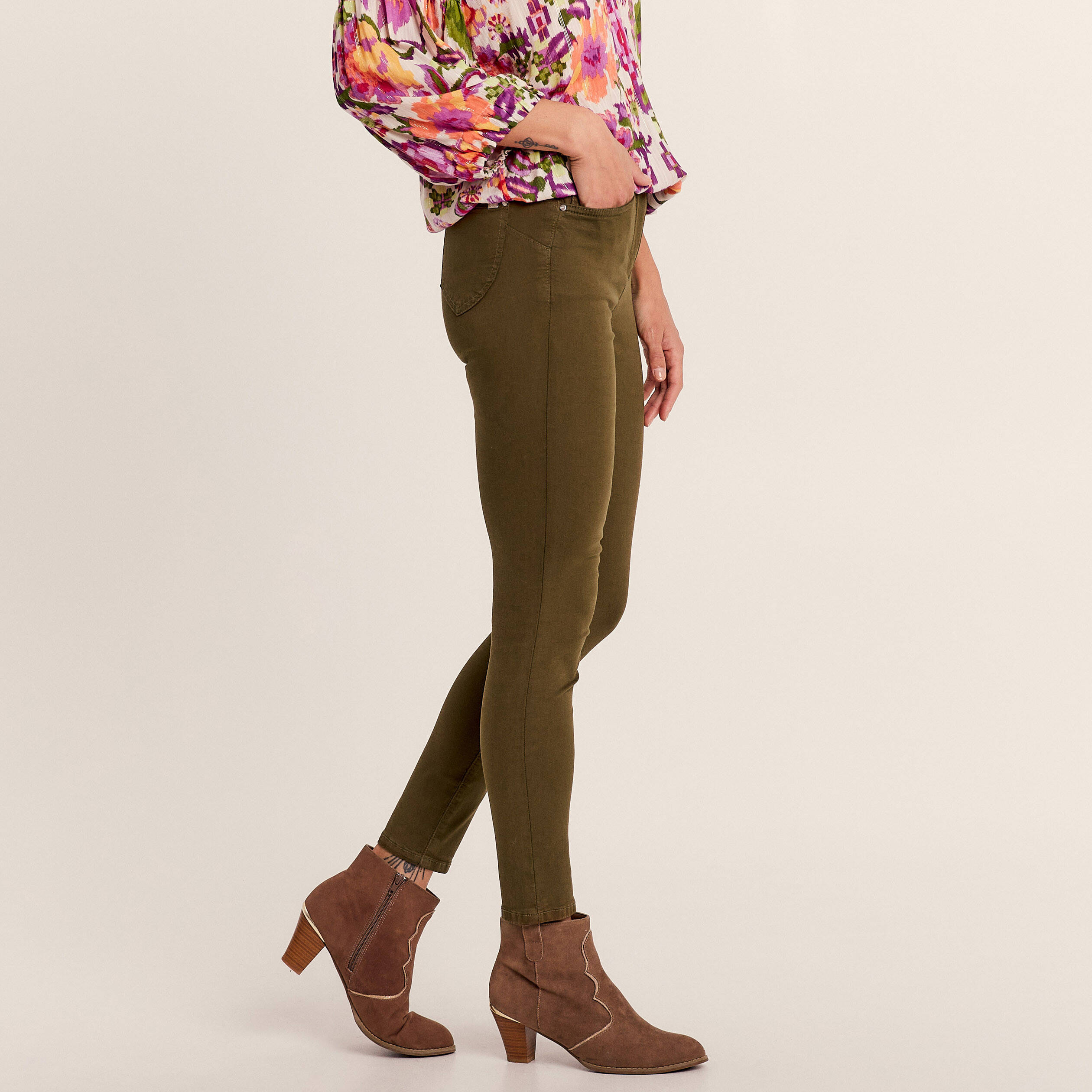 Pantalon magique Le L&eacute;ger coupe ajust&eacute;e vert kaki femme