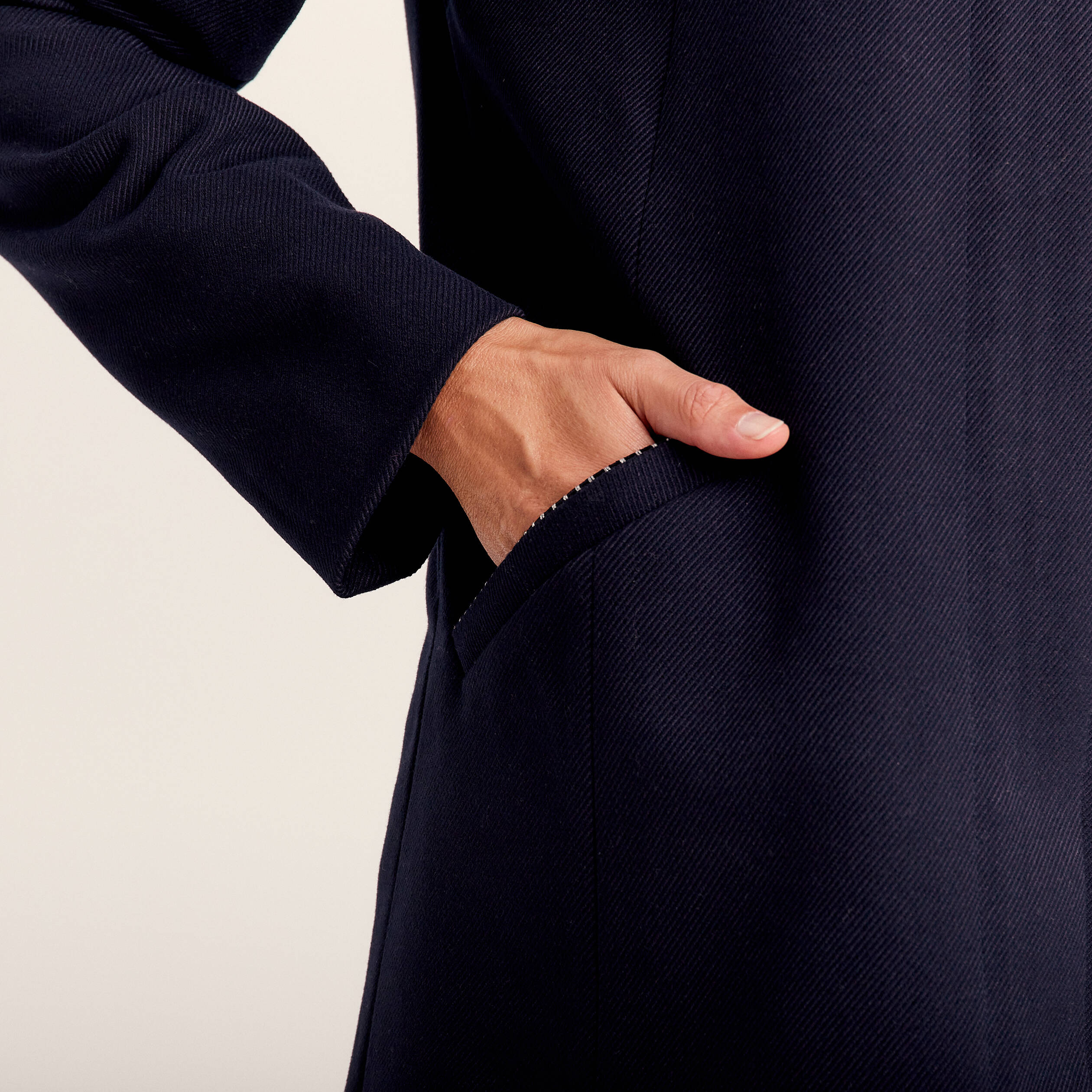 Manteau zippé et boutonné bleu foncé femme