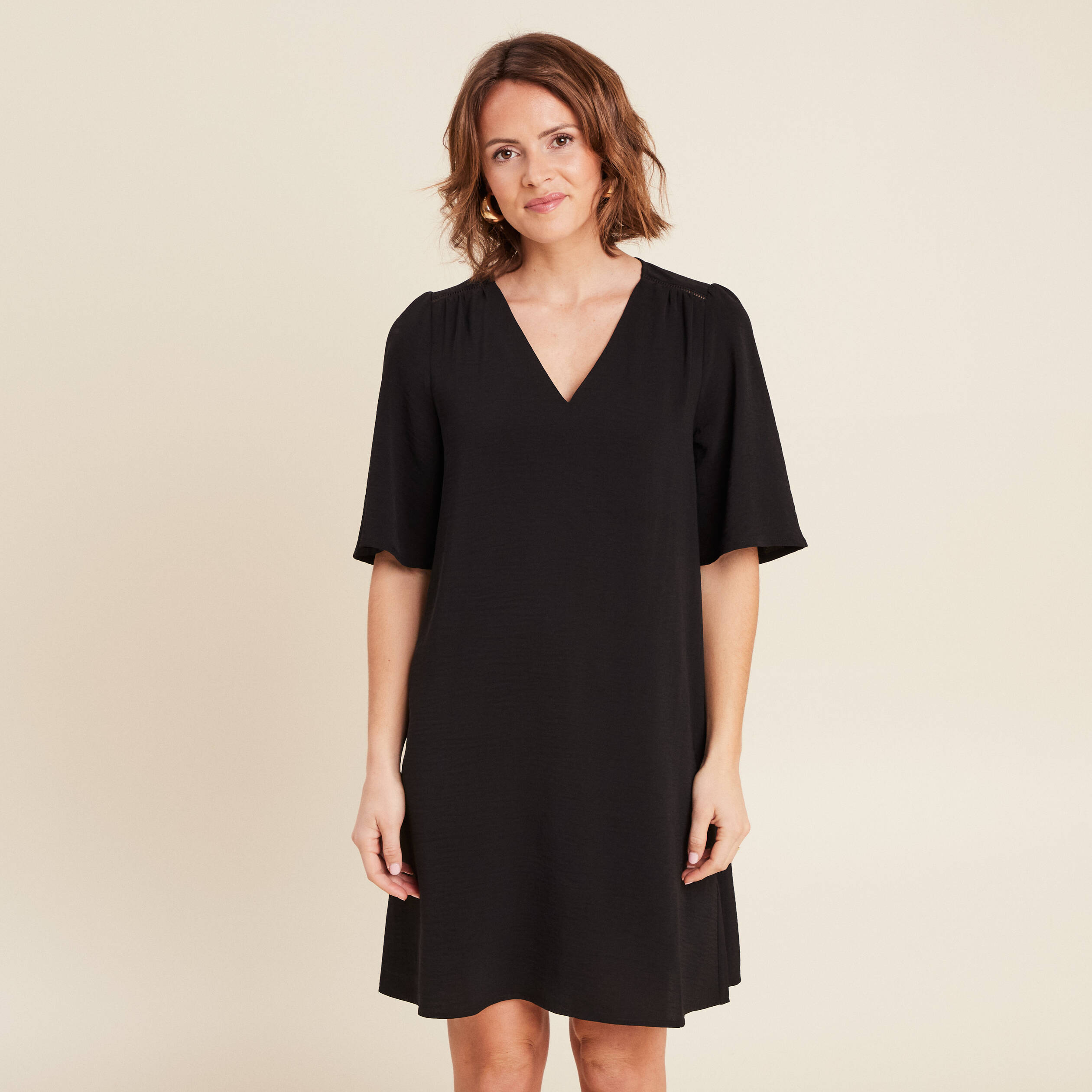 Robe évasée col en V noir femme