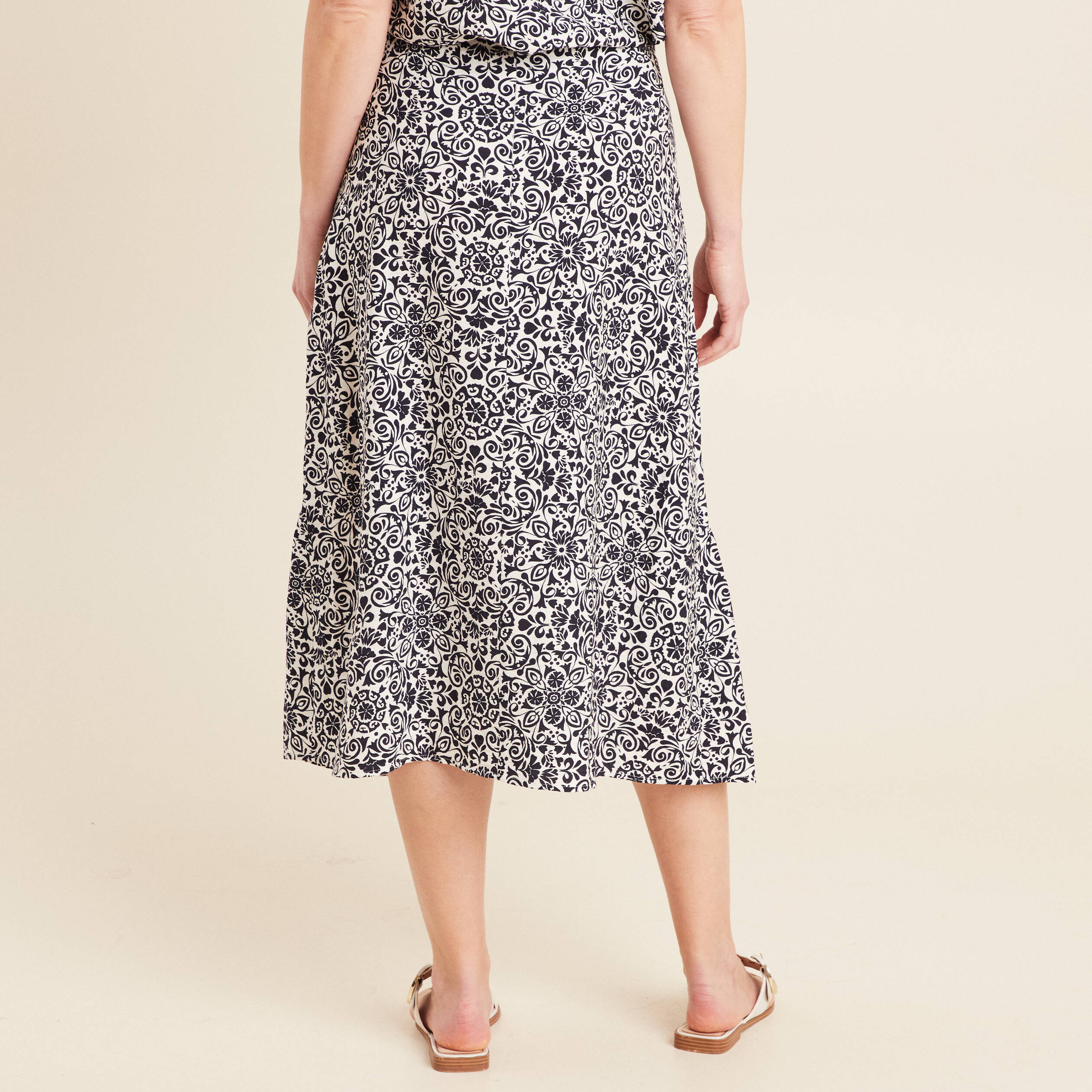 jupe midi droite satin bleu marine femme Jupe midi droite satin bleu marine femme