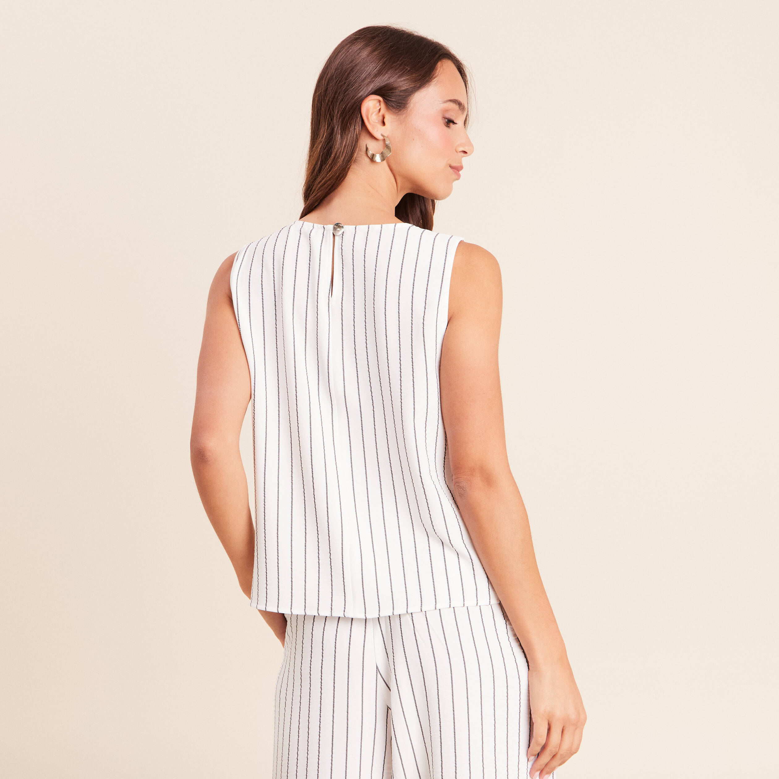 Blouse droite courte sans manches gris fonc&eacute; femme