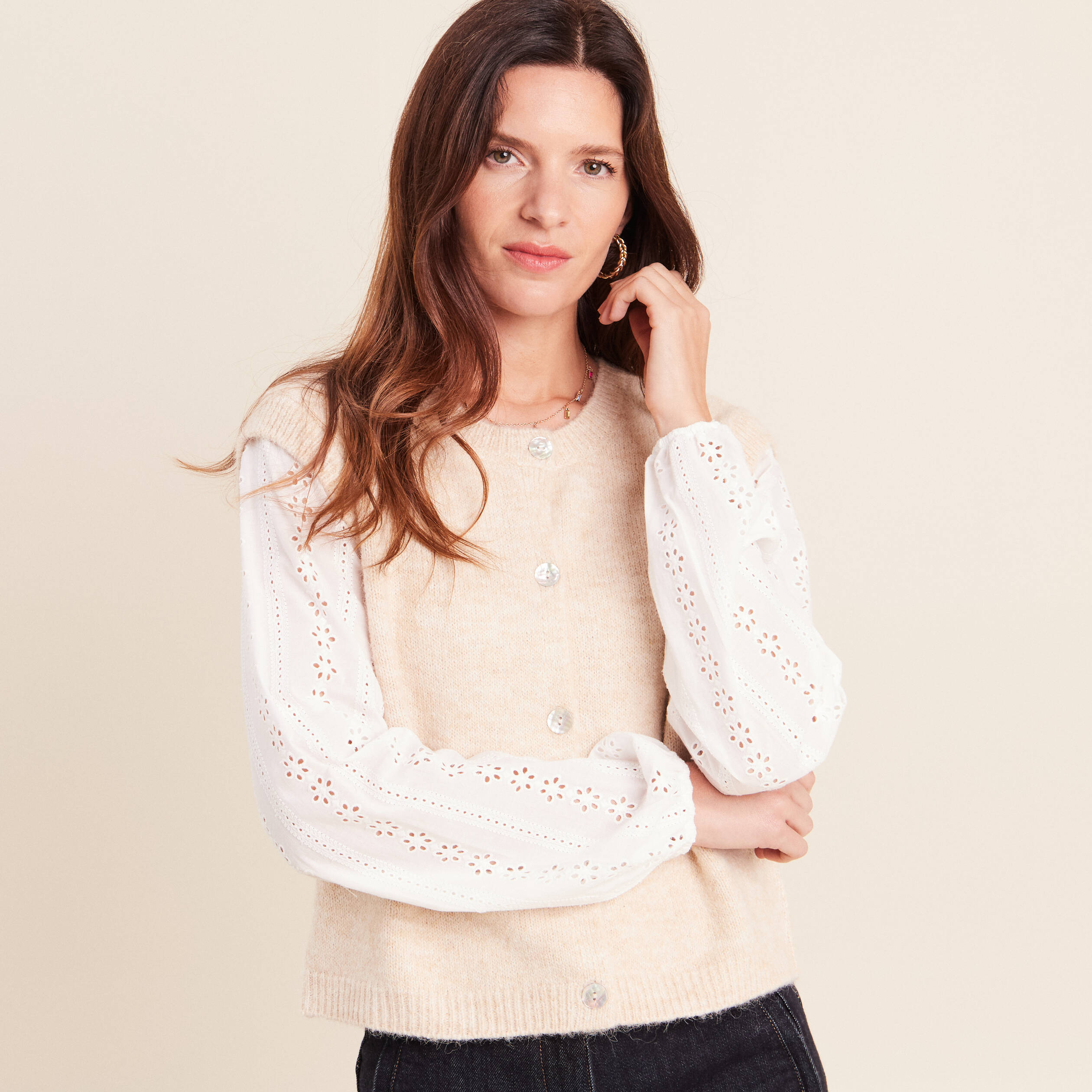 Gilet bi-mati&egrave;re col rond ivoire femme